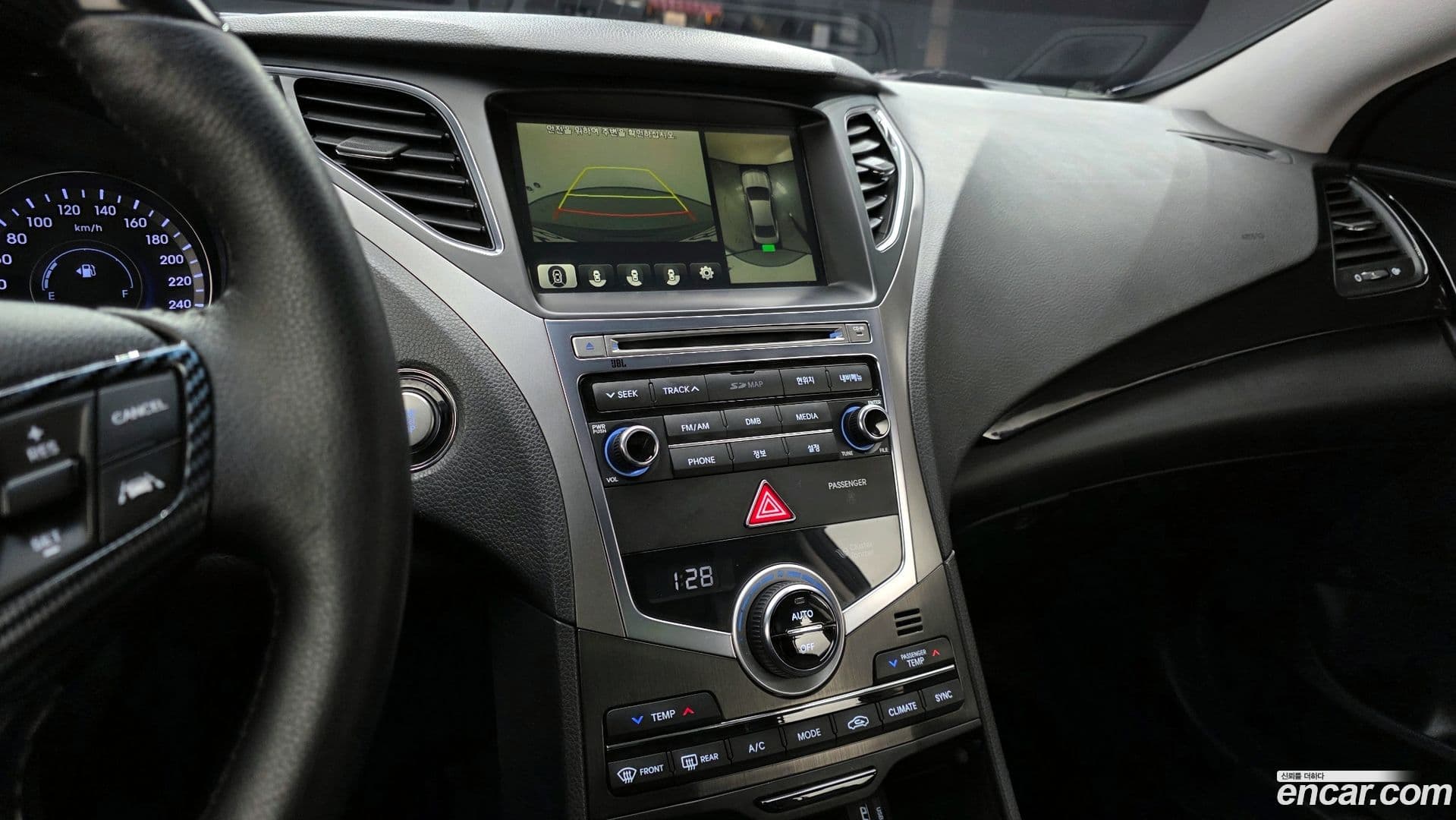 Main__Slider__Photo:Grandeur Hyundai 2015.0-14