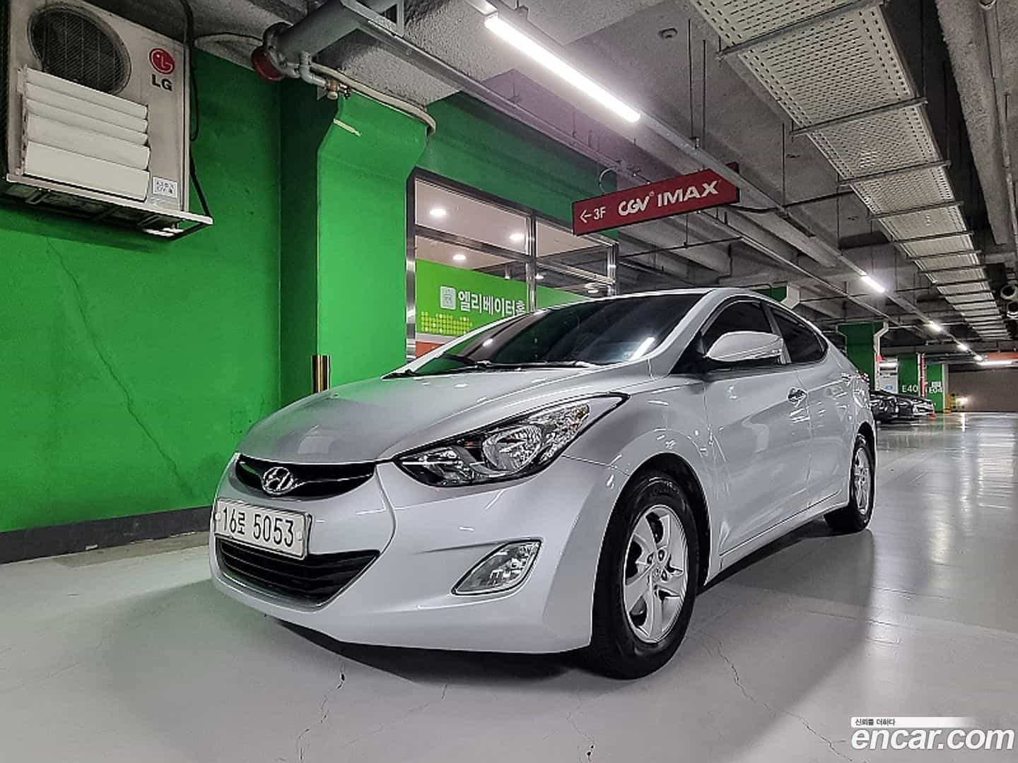 AVANTE Hyundai 2011.1-OUTER-001