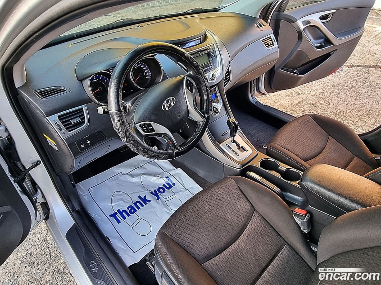 Main__Slider__Photo:AVANTE Hyundai 2011.1-6