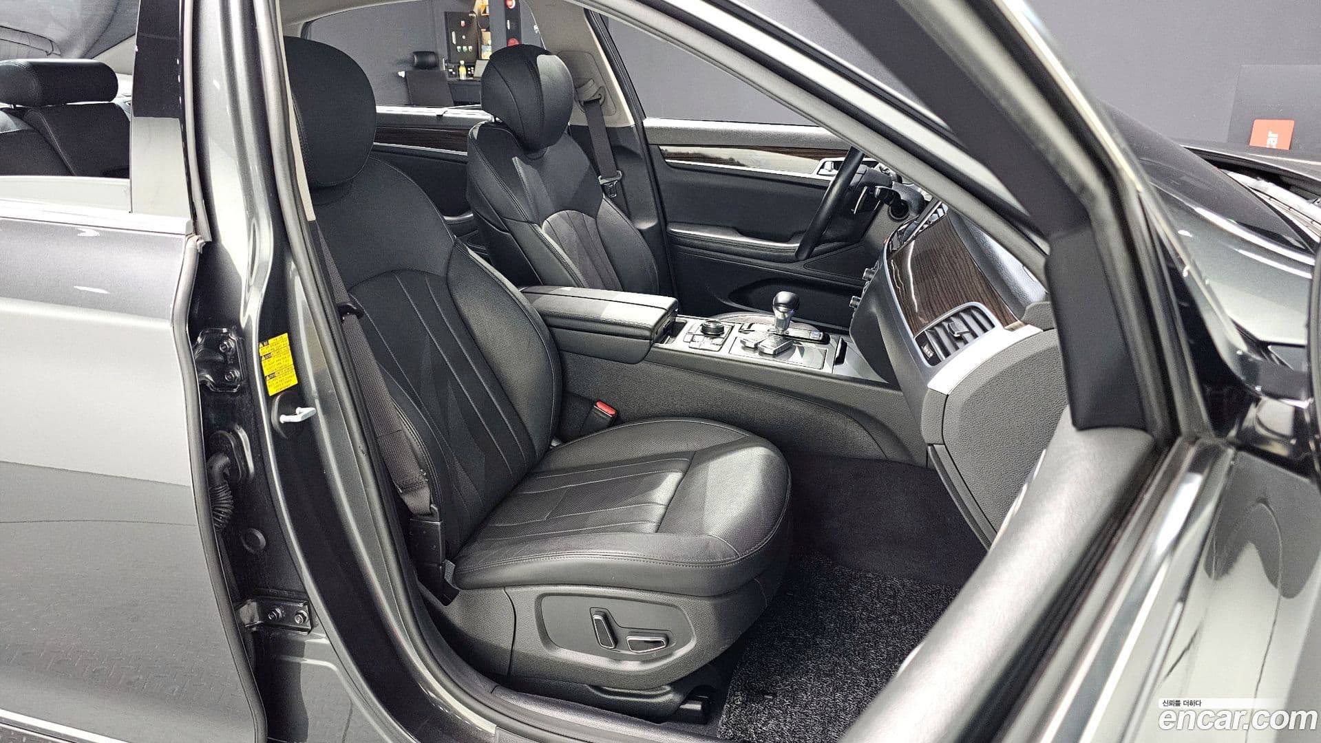 Main__Slider__Photo:G80 Genesis 2018.10-9