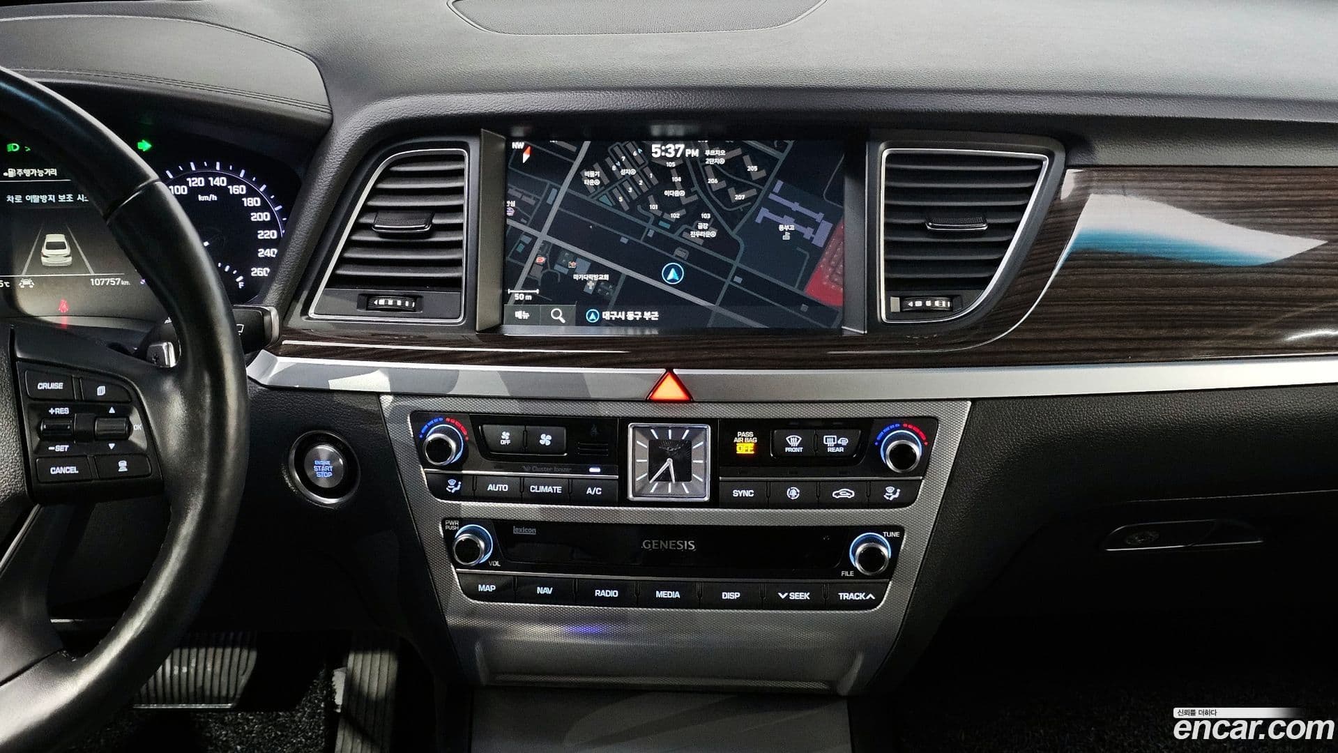 Main__Slider__Photo:G80 Genesis 2018.10-13