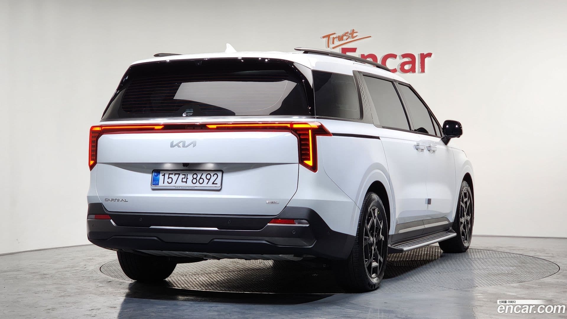 Main__Slider__Photo:Canival Kia 2025.3-1