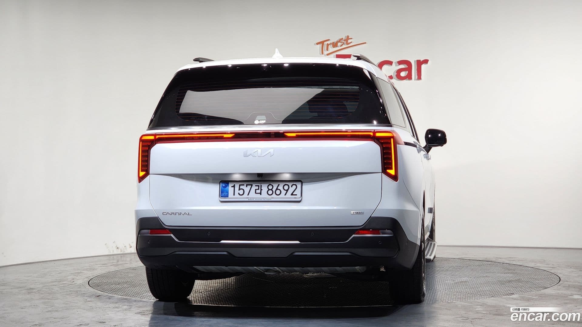 Main__Slider__Photo:Canival Kia 2025.3-3