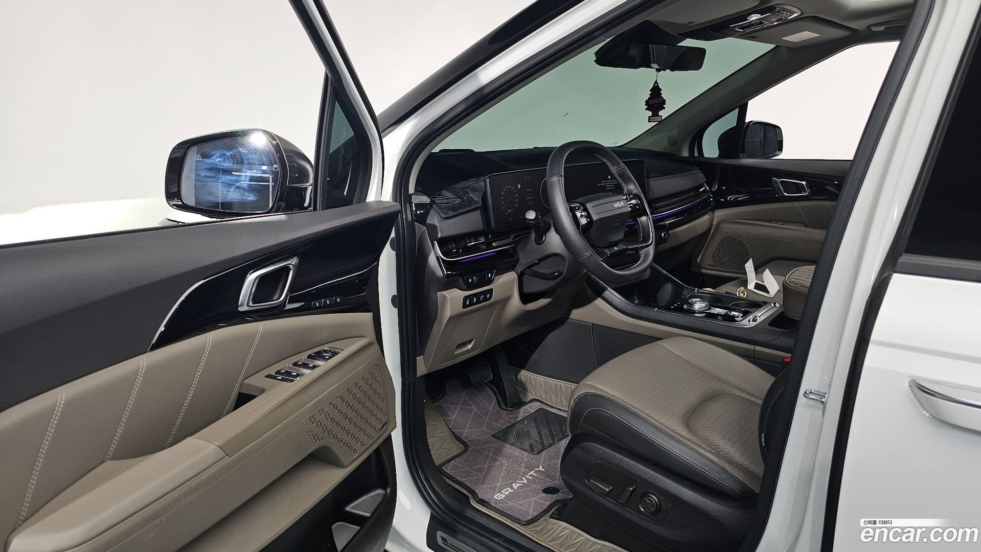 Main__Slider__Photo:Canival Kia 2025.3-9