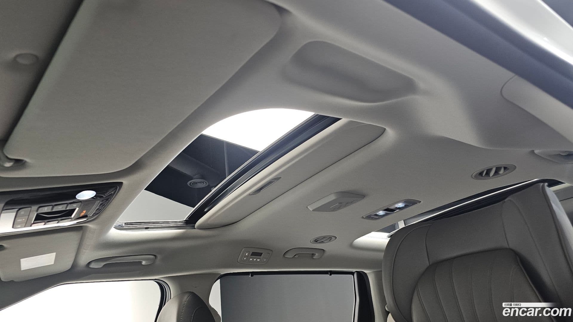 Main__Slider__Photo:Canival Kia 2025.3-18