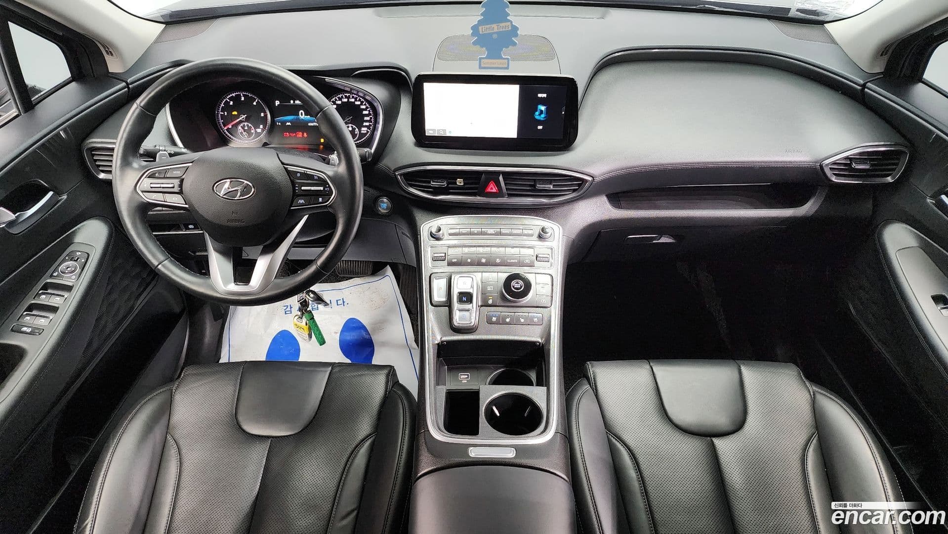 Main__Slider__Photo:Santafe Hyundai 2022.1-6