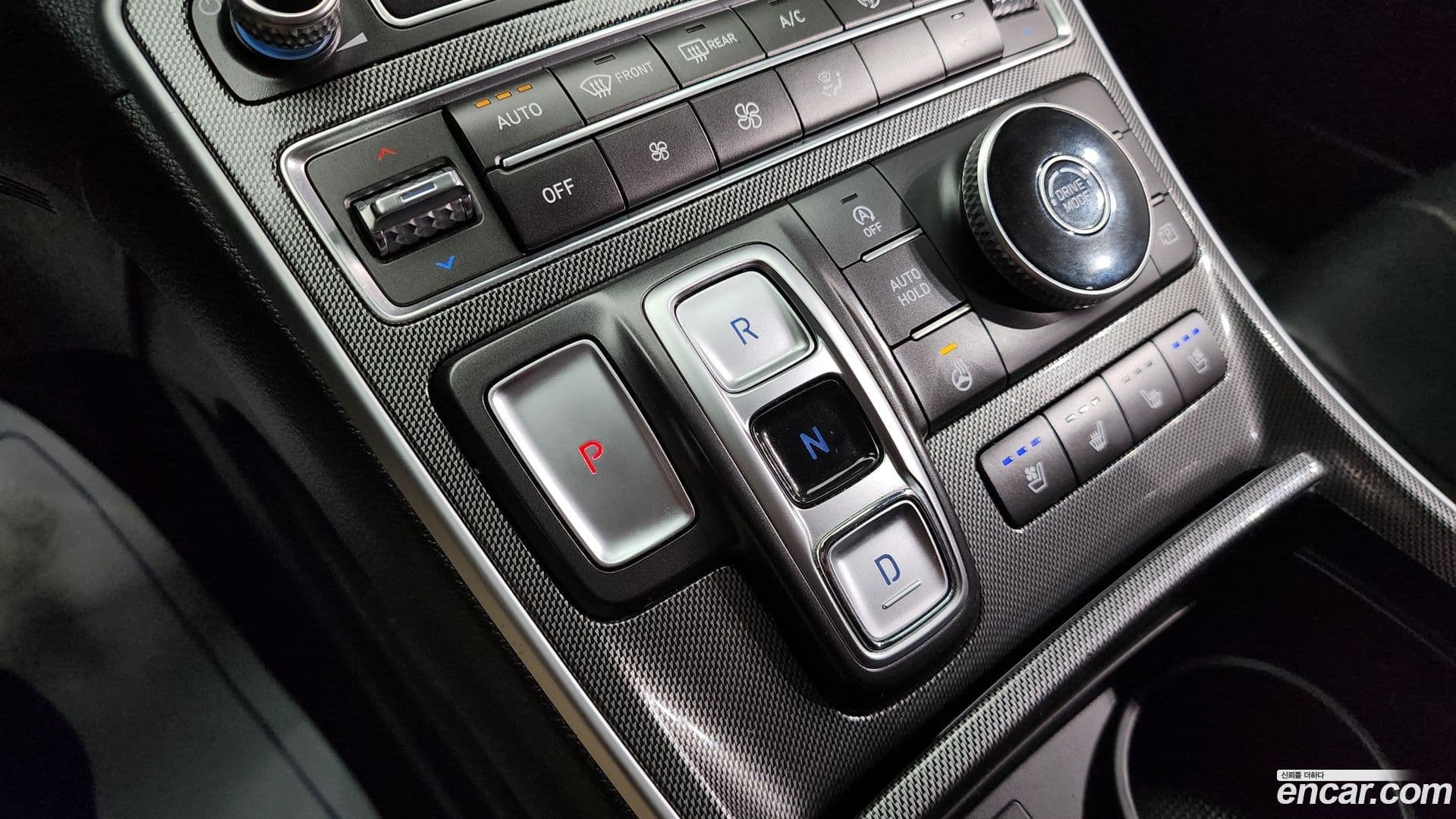 Main__Slider__Photo:Santafe Hyundai 2022.1-8