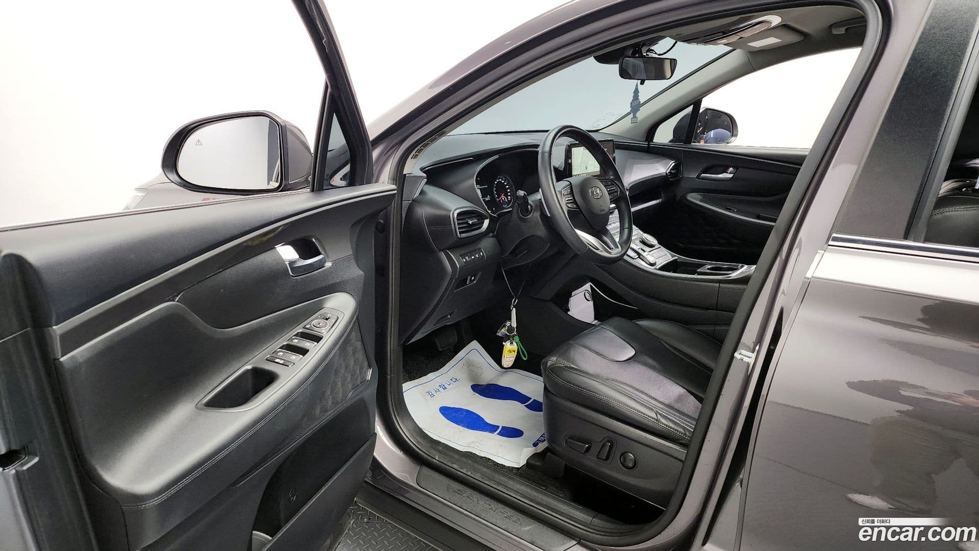 Main__Slider__Photo:Santafe Hyundai 2022.1-9