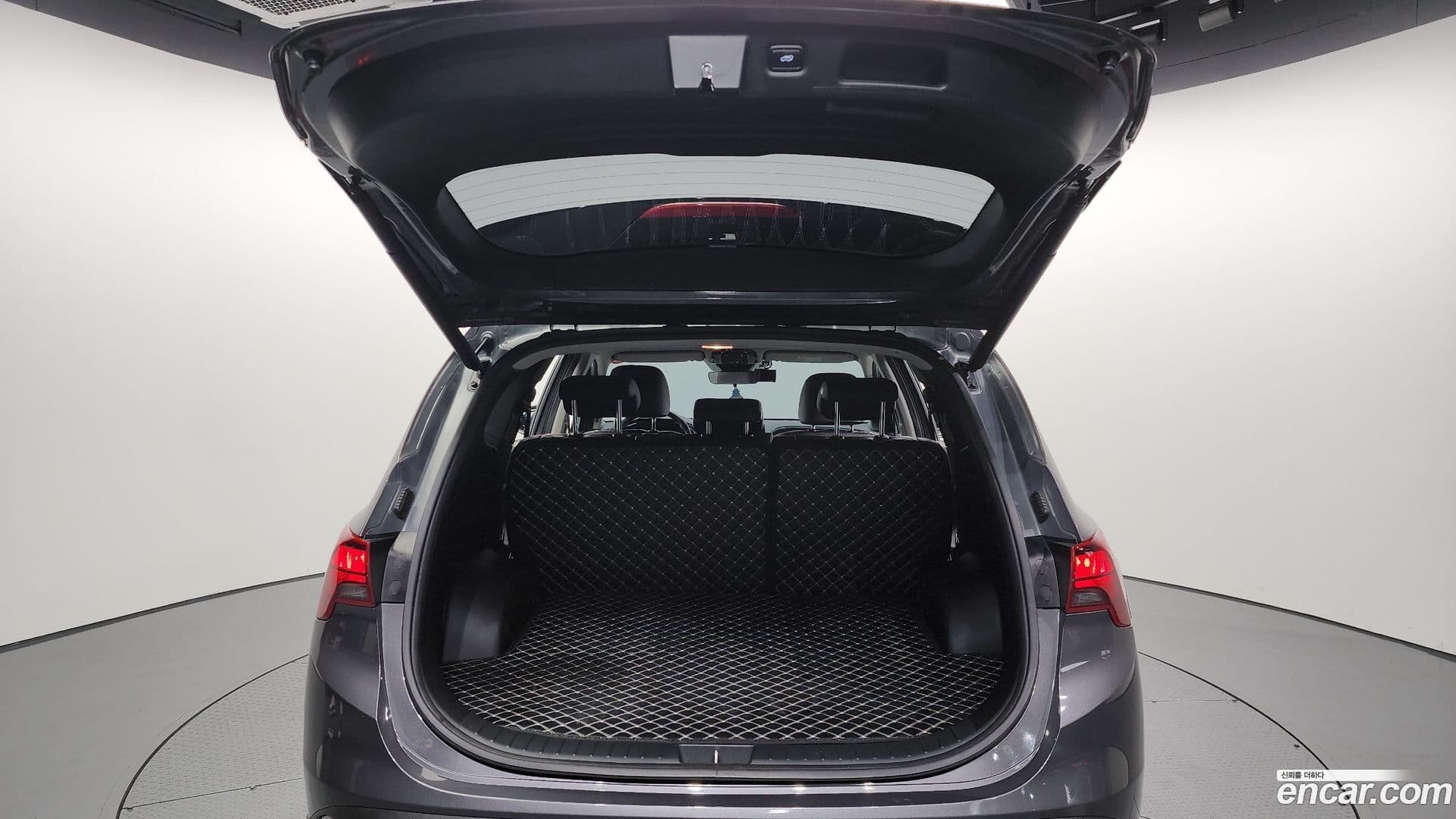 Main__Slider__Photo:Santafe Hyundai 2022.1-19