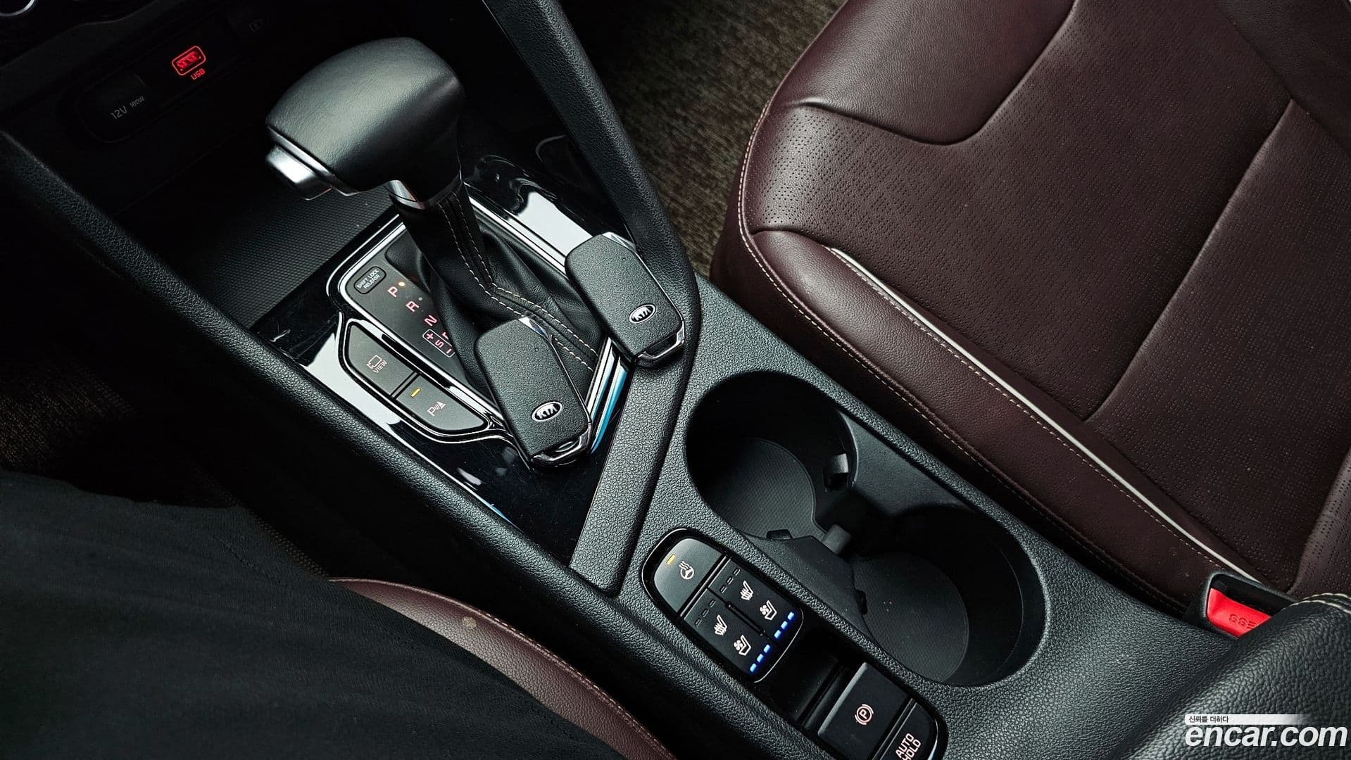 Main__Slider__Photo:Niro Kia 2020.7-8