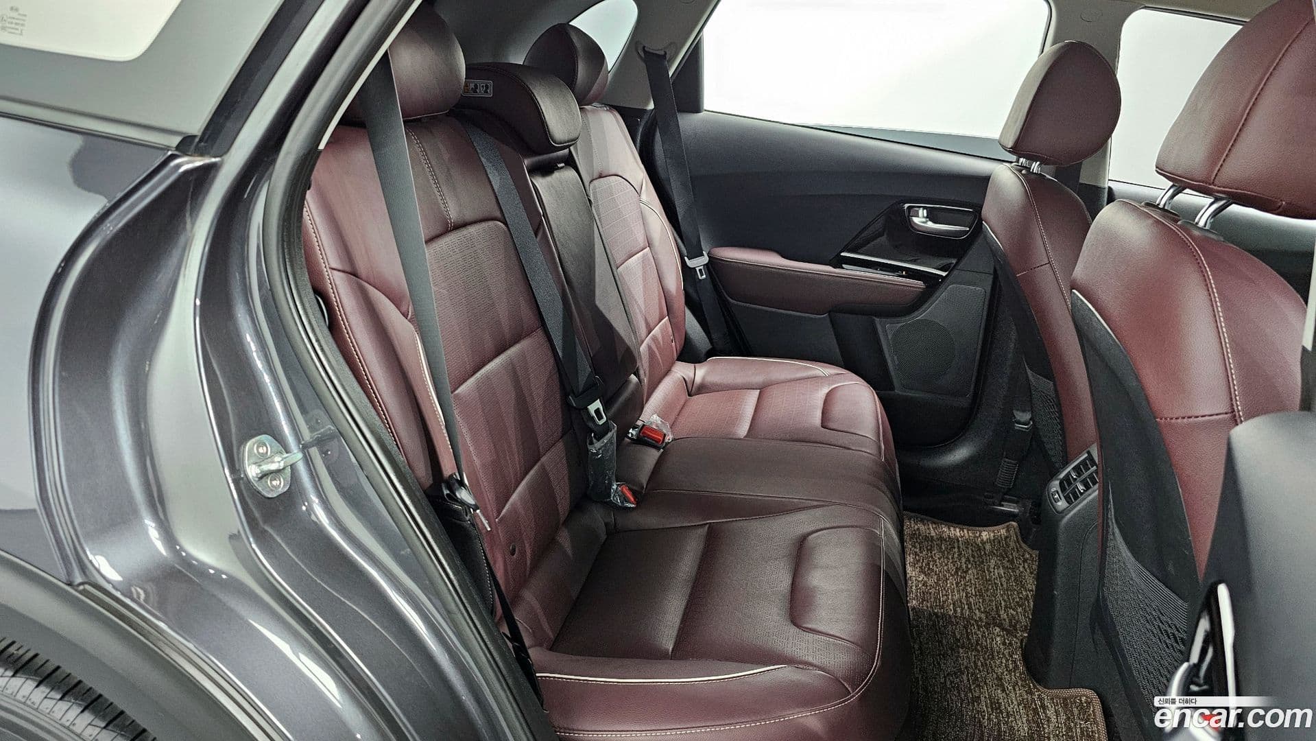 Main__Slider__Photo:Niro Kia 2020.7-11