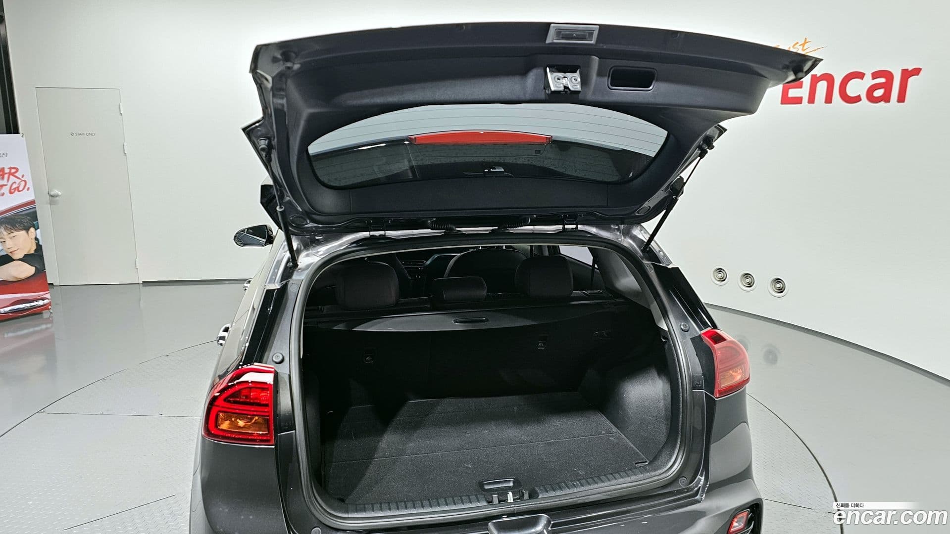 Main__Slider__Photo:Niro Kia 2020.7-19