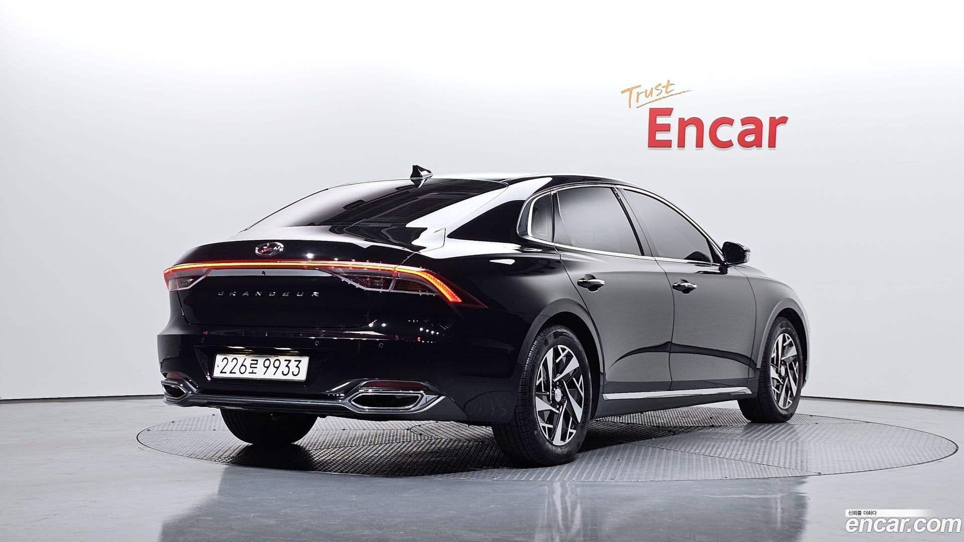 Main__Slider__Photo:Grandeur Hyundai 2021.11-1