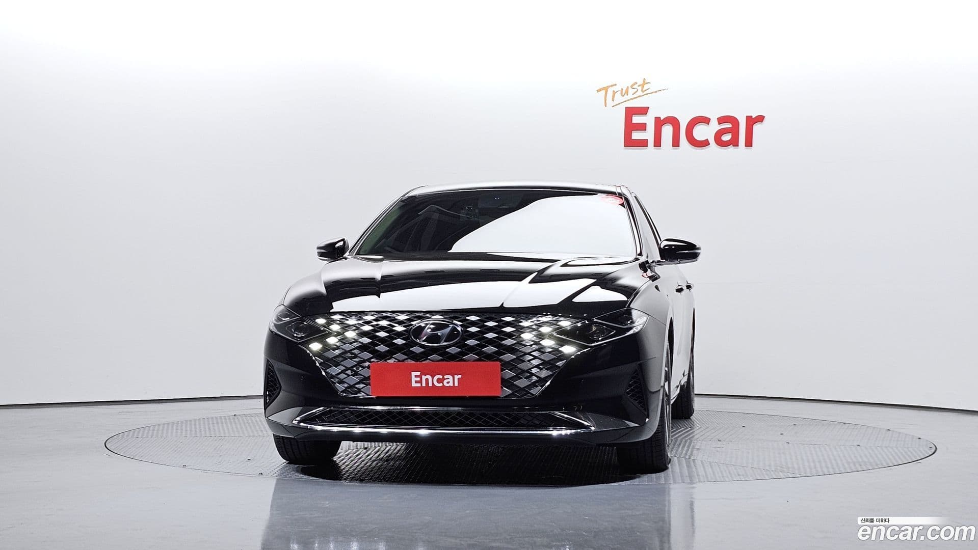 Main__Slider__Photo:Grandeur Hyundai 2021.11-2