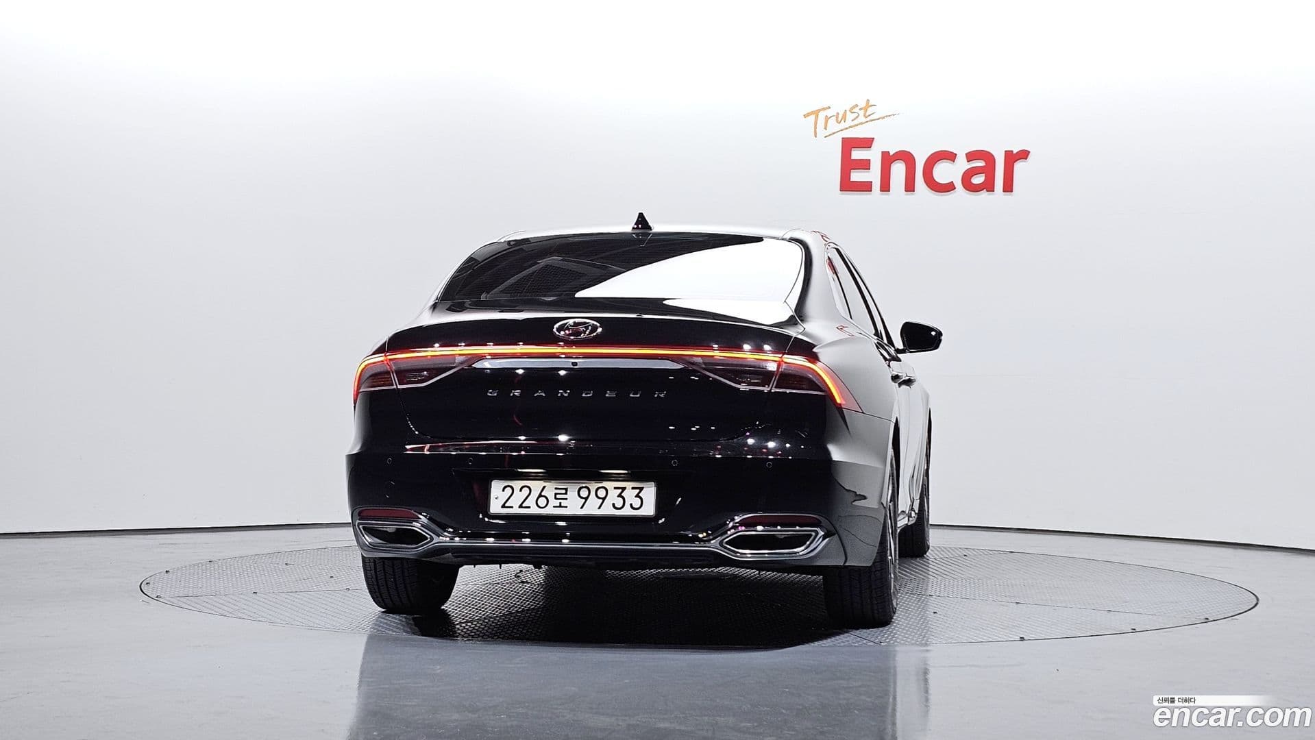 Main__Slider__Photo:Grandeur Hyundai 2021.11-3