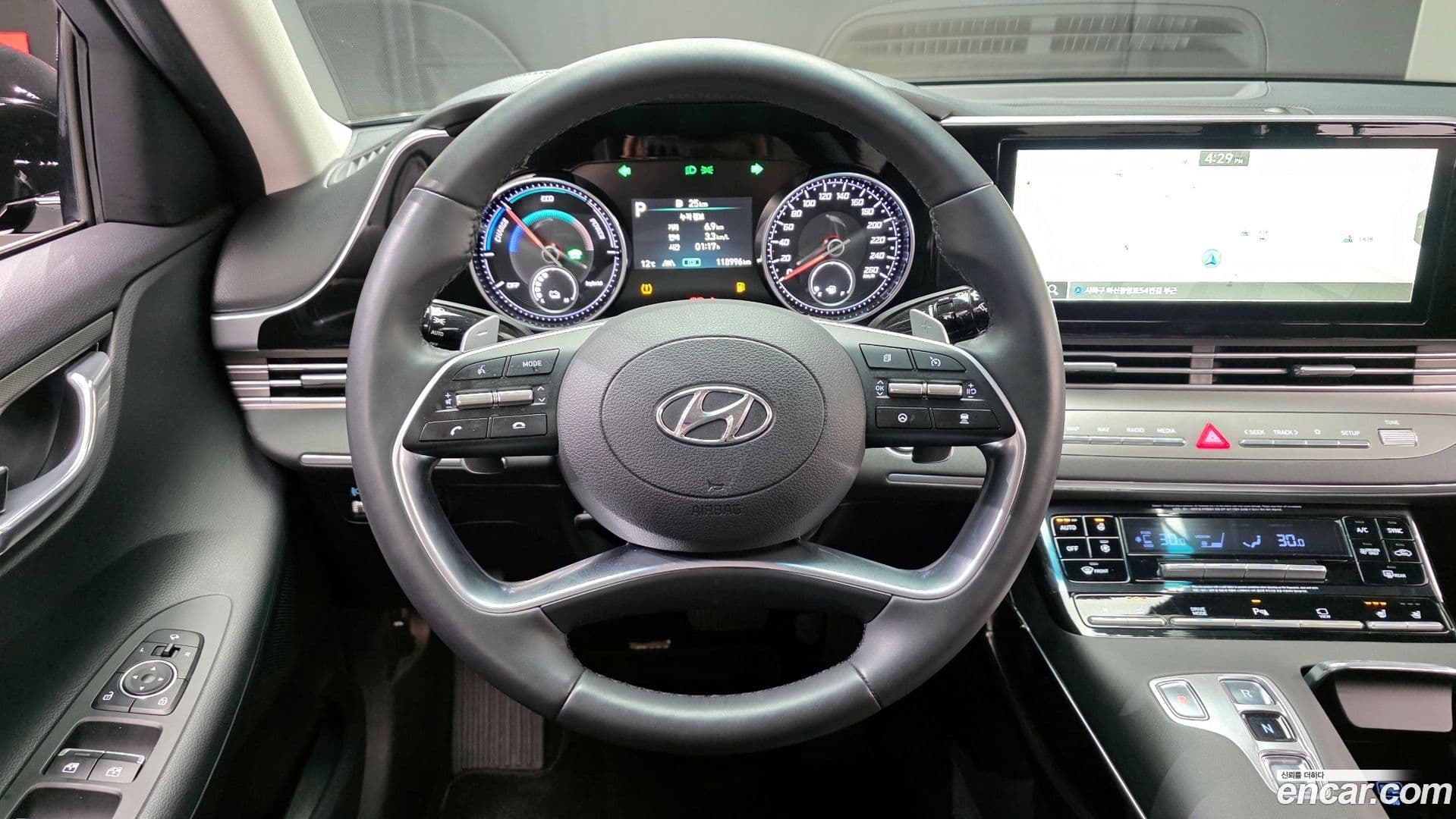 Main__Slider__Photo:Grandeur Hyundai 2021.11-12