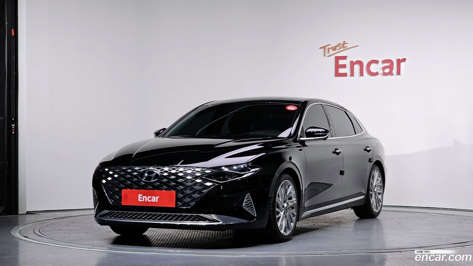 Main__Slider__Photo:Grandeur Hyundai 2021.11-0