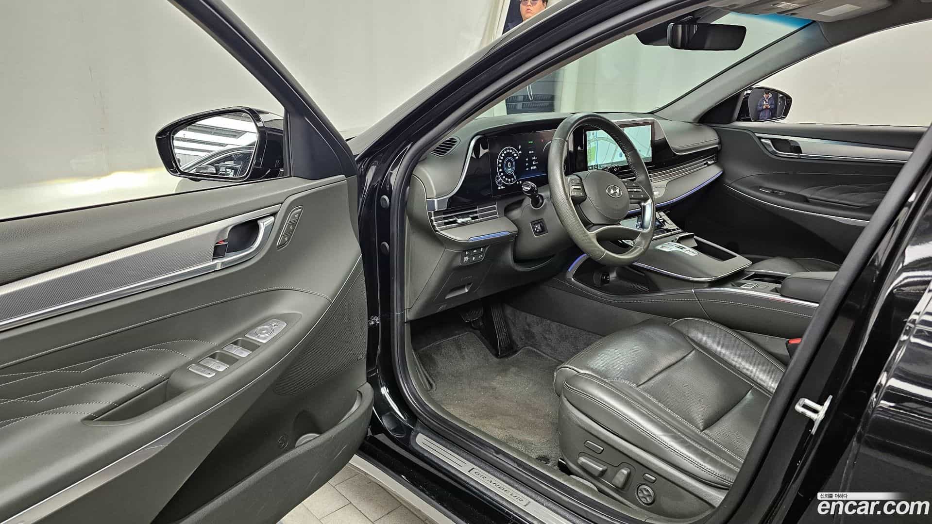 Grandeur Hyundai 2021.11-INNER-010