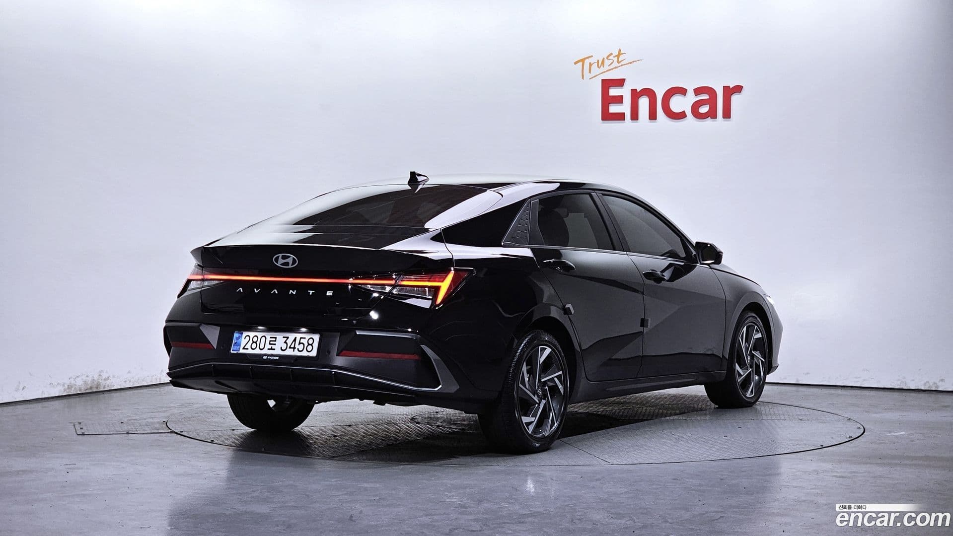 Main__Slider__Photo:AVANTE Hyundai 2024.5-1