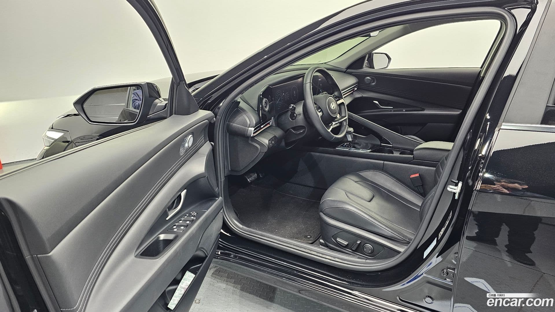 Main__Slider__Photo:AVANTE Hyundai 2024.5-9