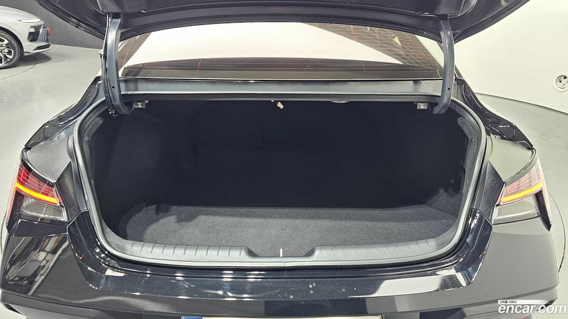 AVANTE Hyundai 2024.5-OPTION-024