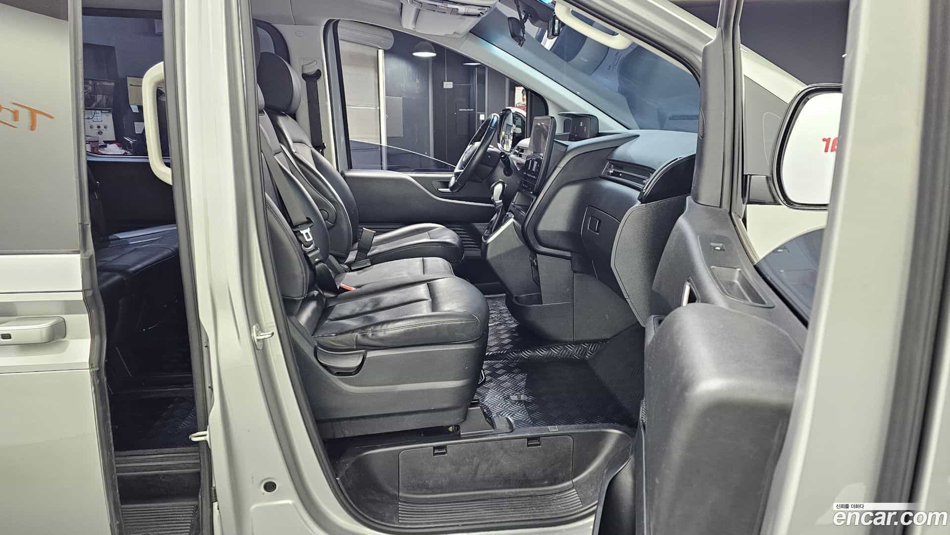 Staria Hyundai 2023.5-OPTION-015