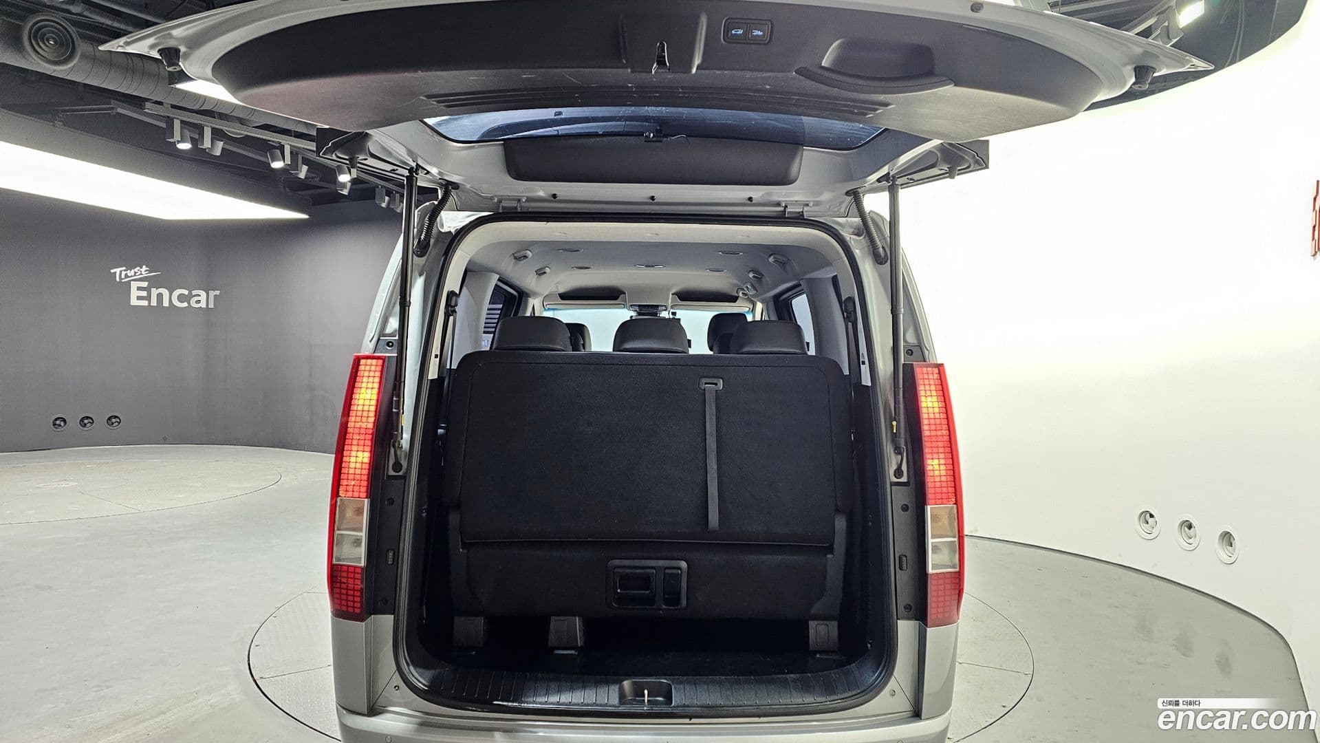 Main__Slider__Photo:Staria Hyundai 2023.5-19