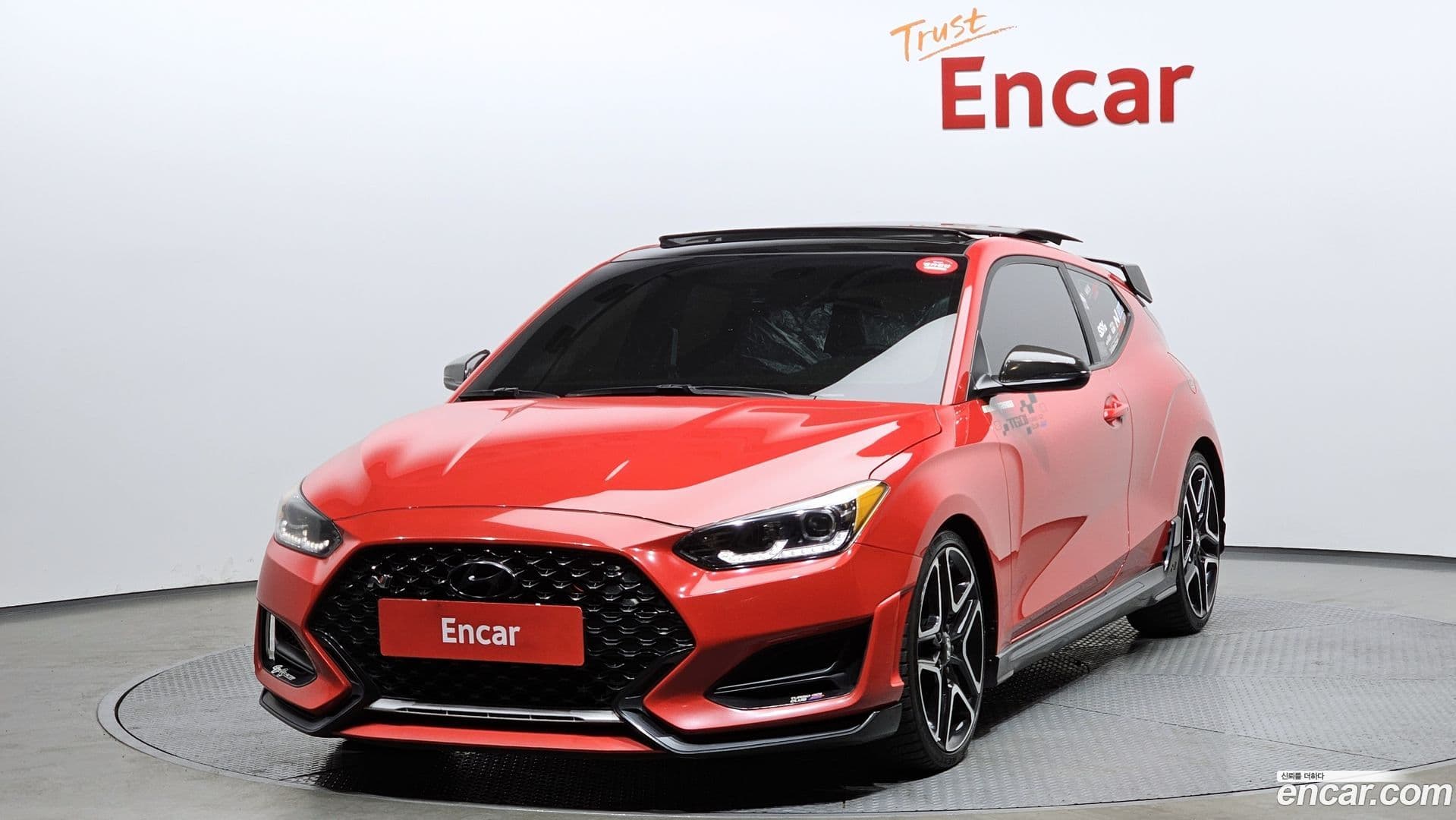 Main__Slider__Photo:Veloster Hyundai 2018.11-0