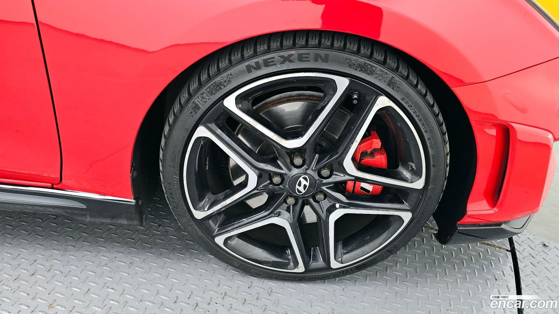 Main__Slider__Photo:Veloster Hyundai 2018.11-4