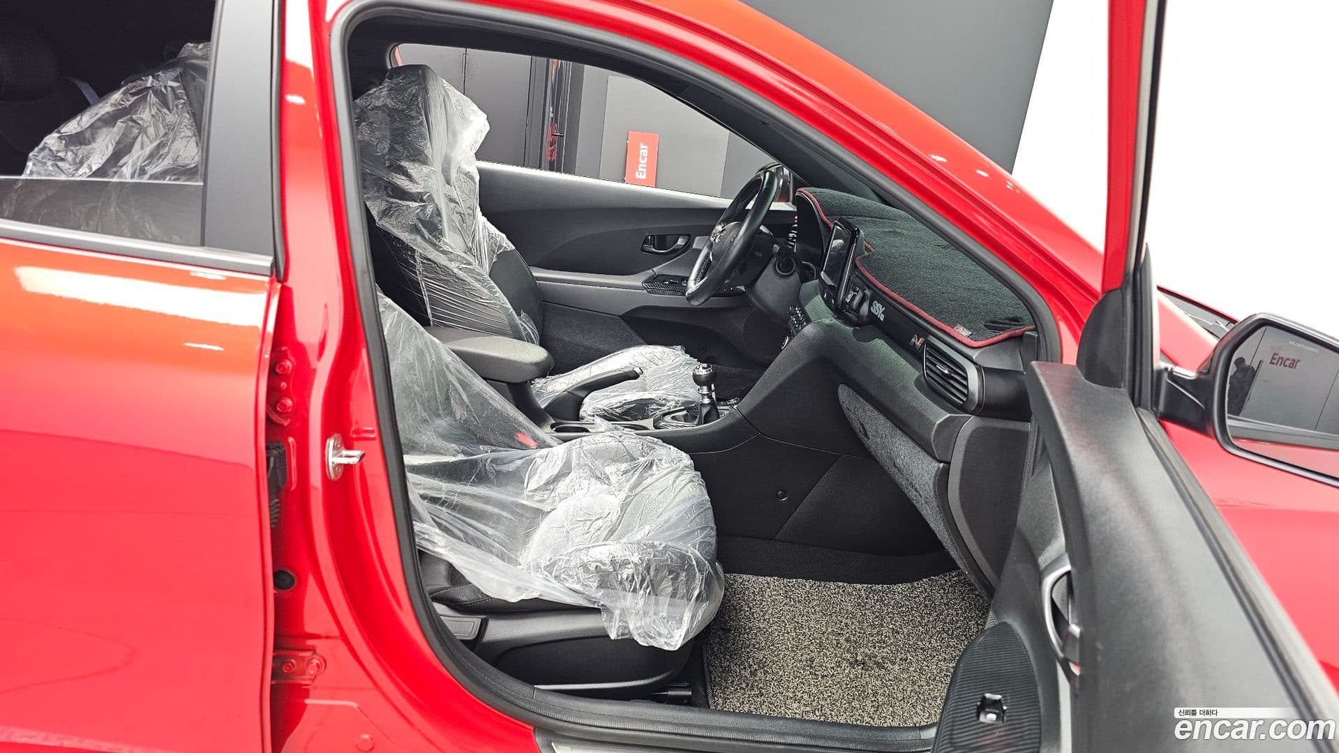 Main__Slider__Photo:Veloster Hyundai 2018.11-10