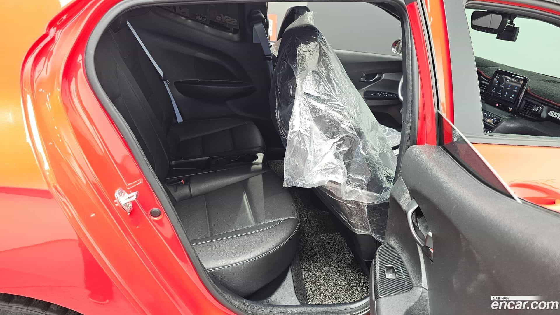 Veloster Hyundai 2018.11-OPTION-016