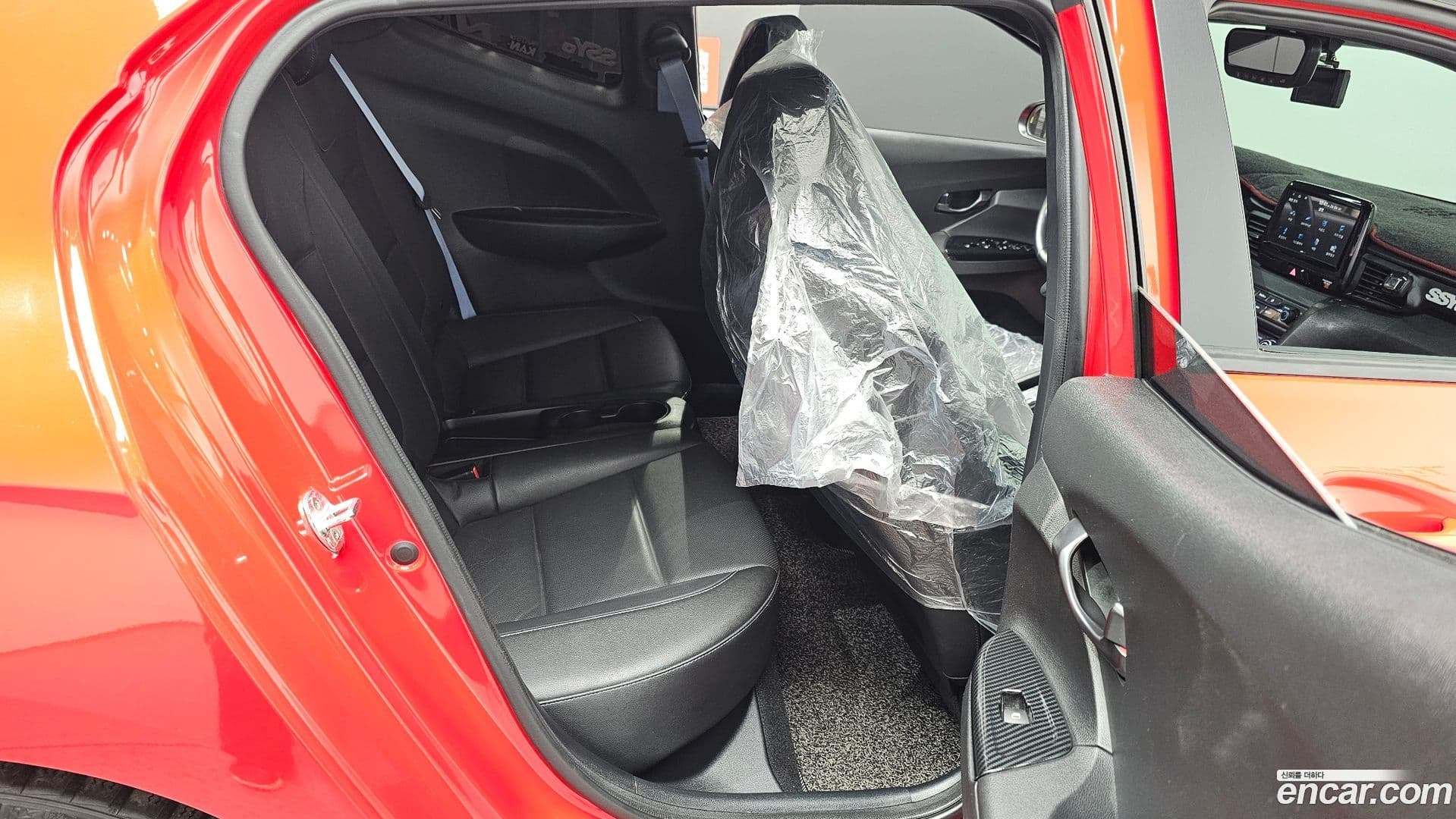 Main__Slider__Photo:Veloster Hyundai 2018.11-11