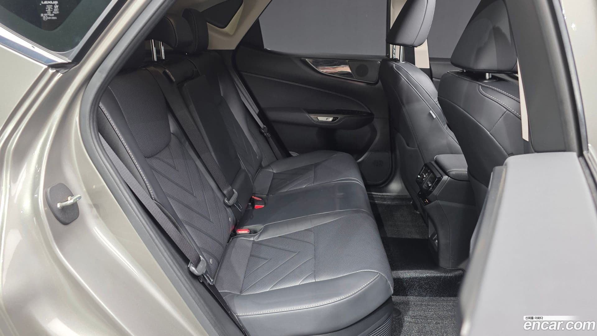 Main__Slider__Photo:NX Lexus 2024.6-11