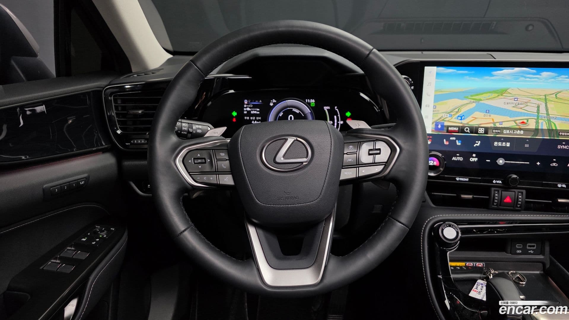 Main__Slider__Photo:NX Lexus 2024.6-12