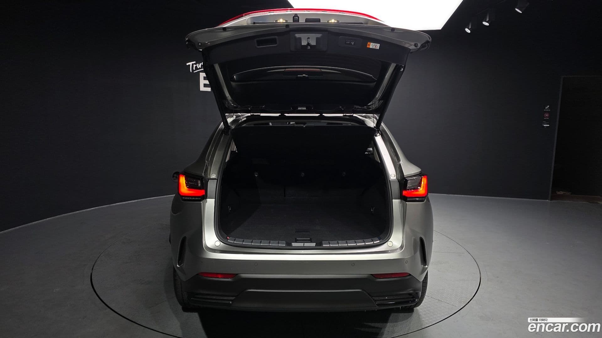 Main__Slider__Photo:NX Lexus 2024.6-19