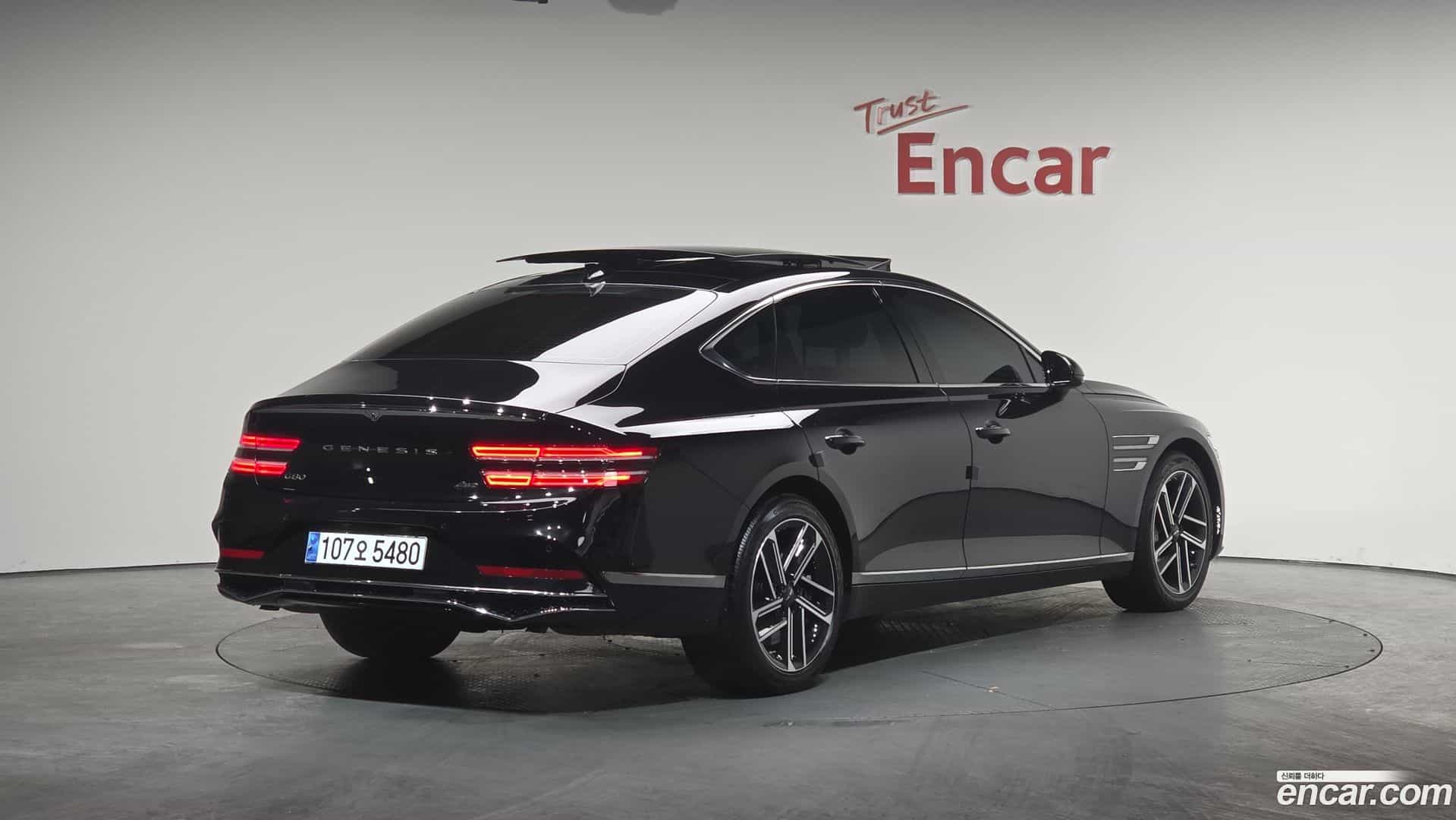 G80 Genesis 2024.0-OUTER-002