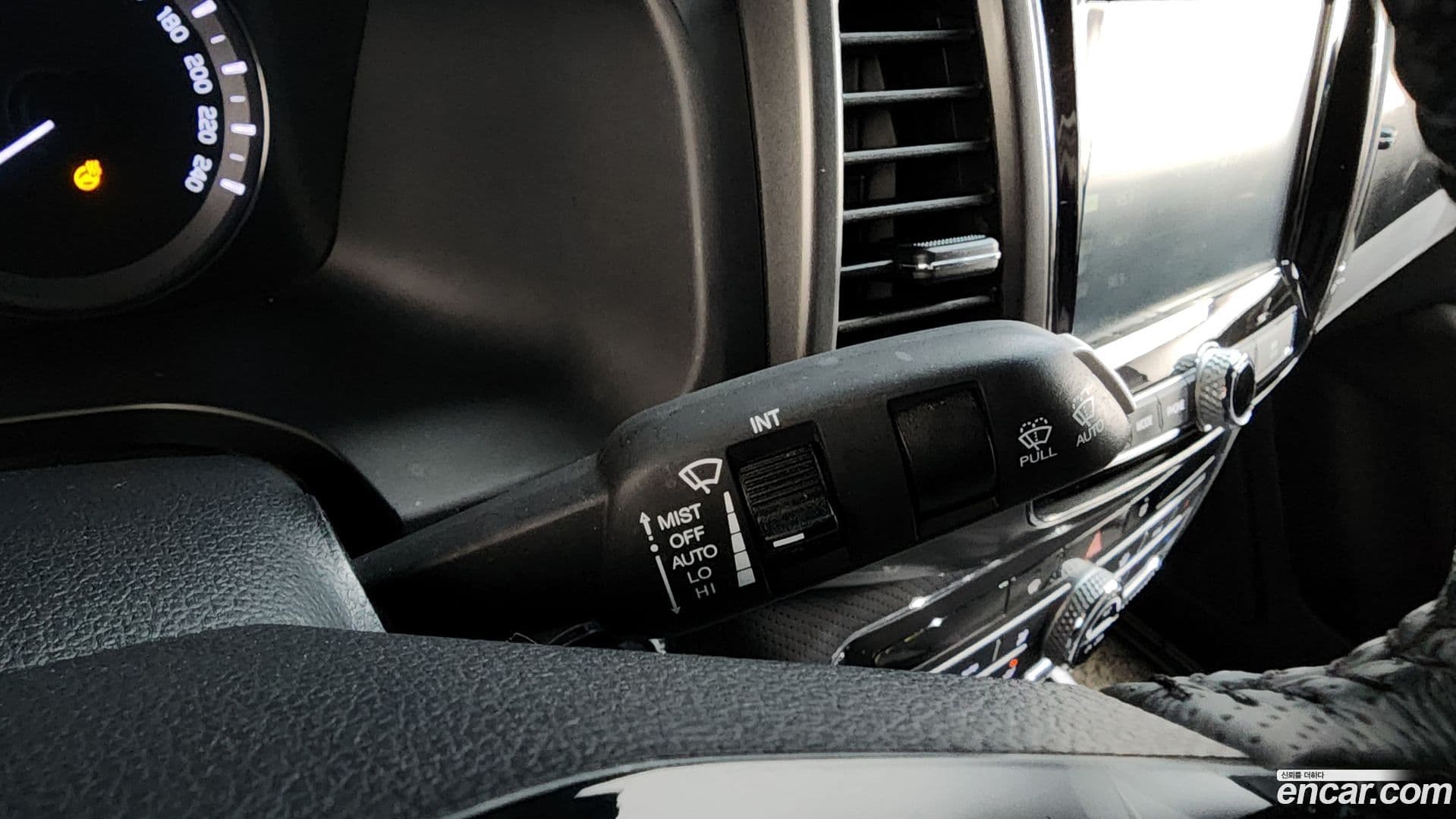 Main__Slider__Photo:Rexton KG_Mobility_Ssangyong 2021.10-18