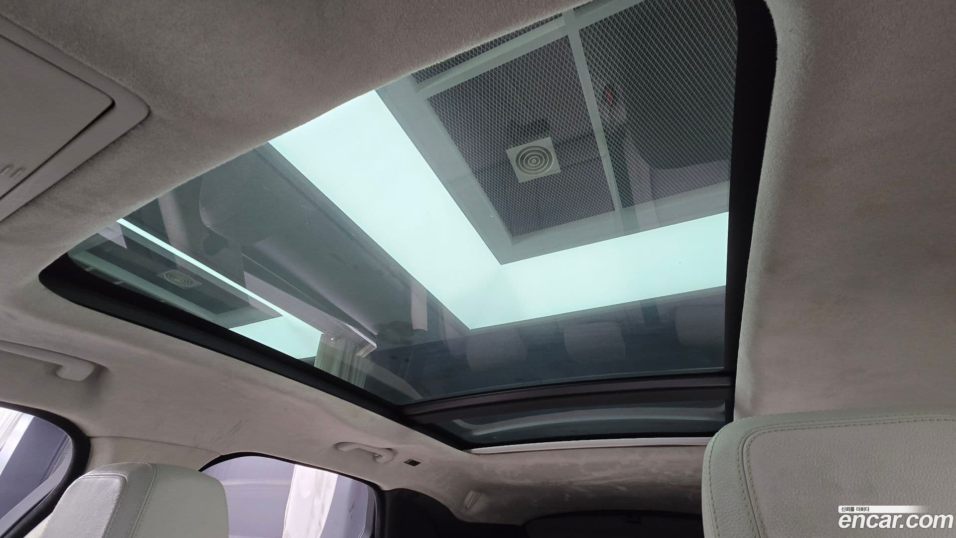 Main__Slider__Photo:F-PACE Jaguar 2020.11-17