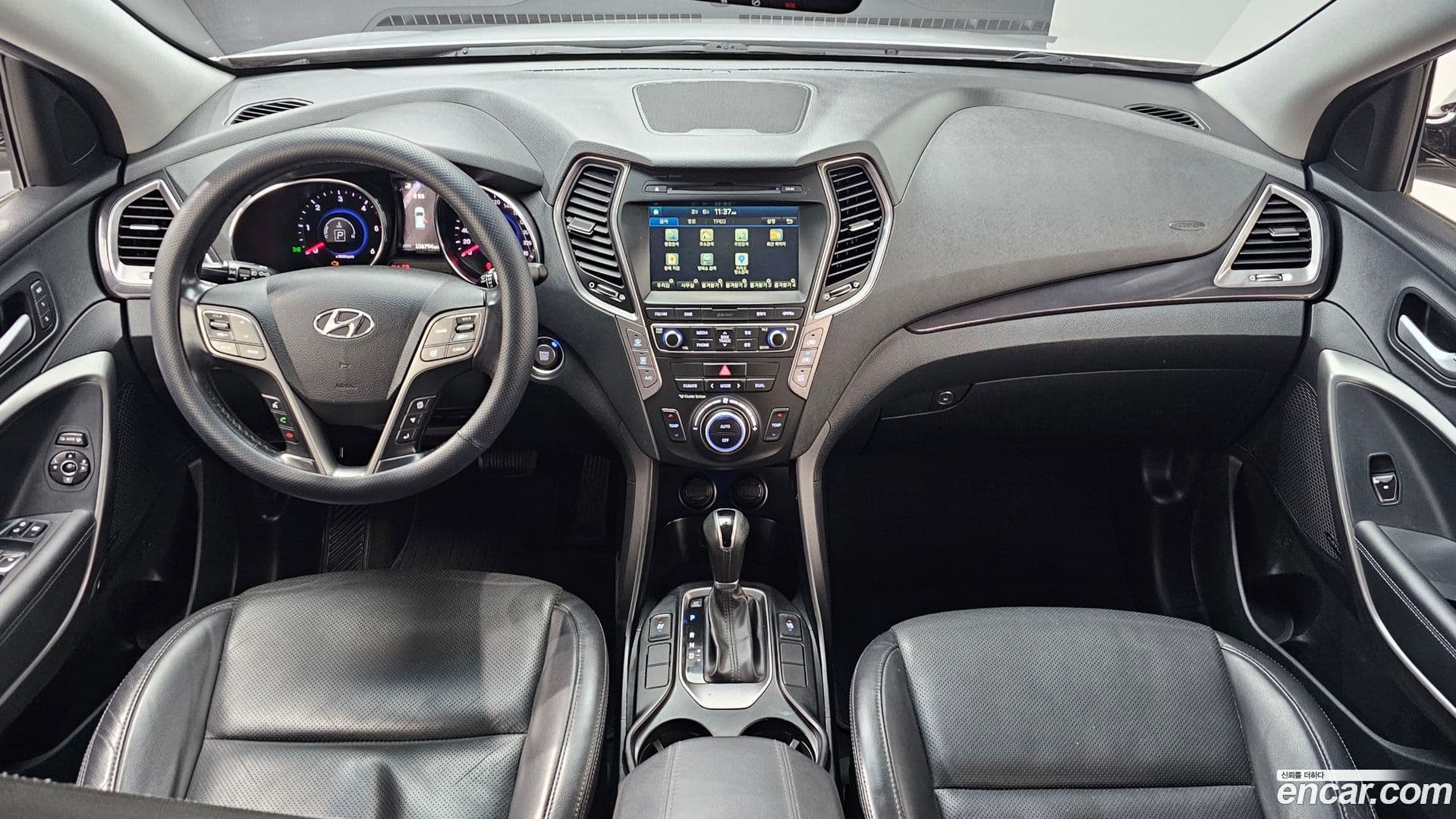 Main__Slider__Photo:Santafe Hyundai 2015.0-6