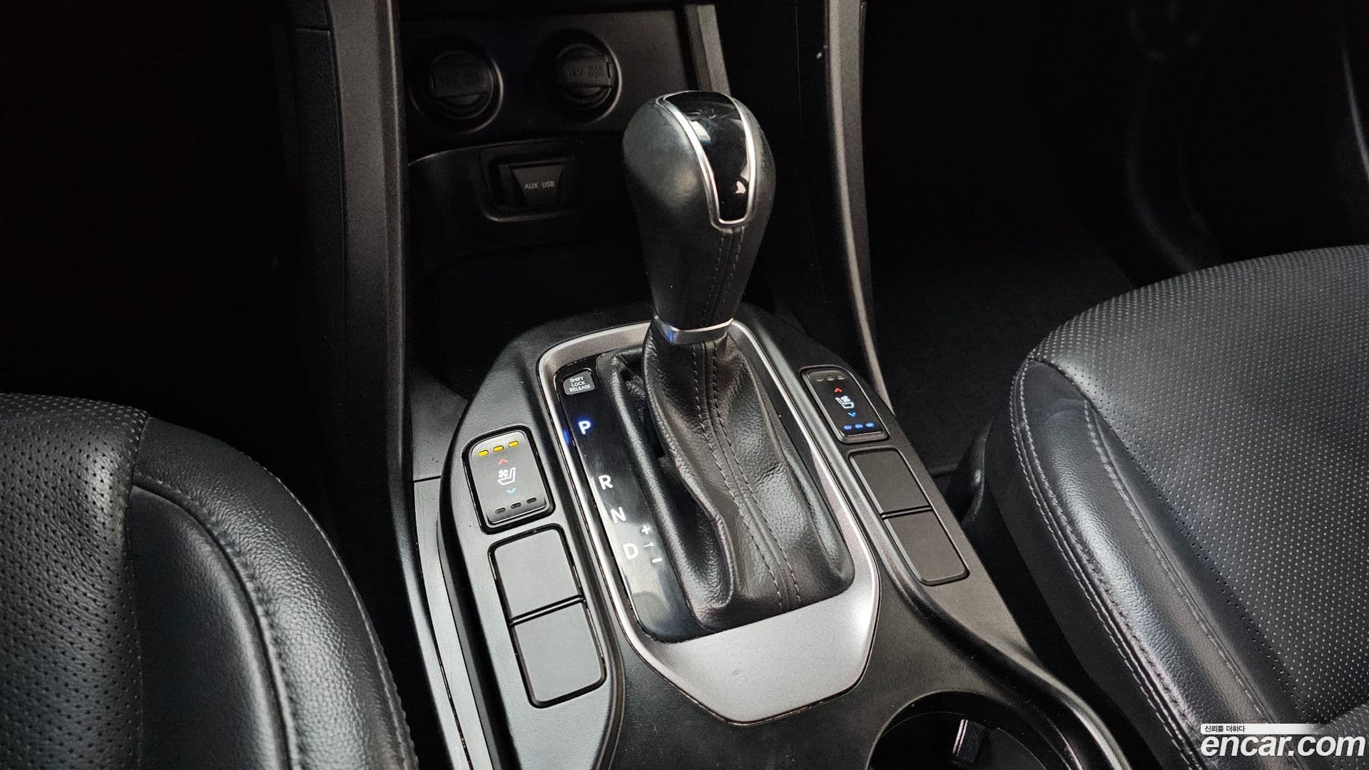 Main__Slider__Photo:Santafe Hyundai 2015.0-8