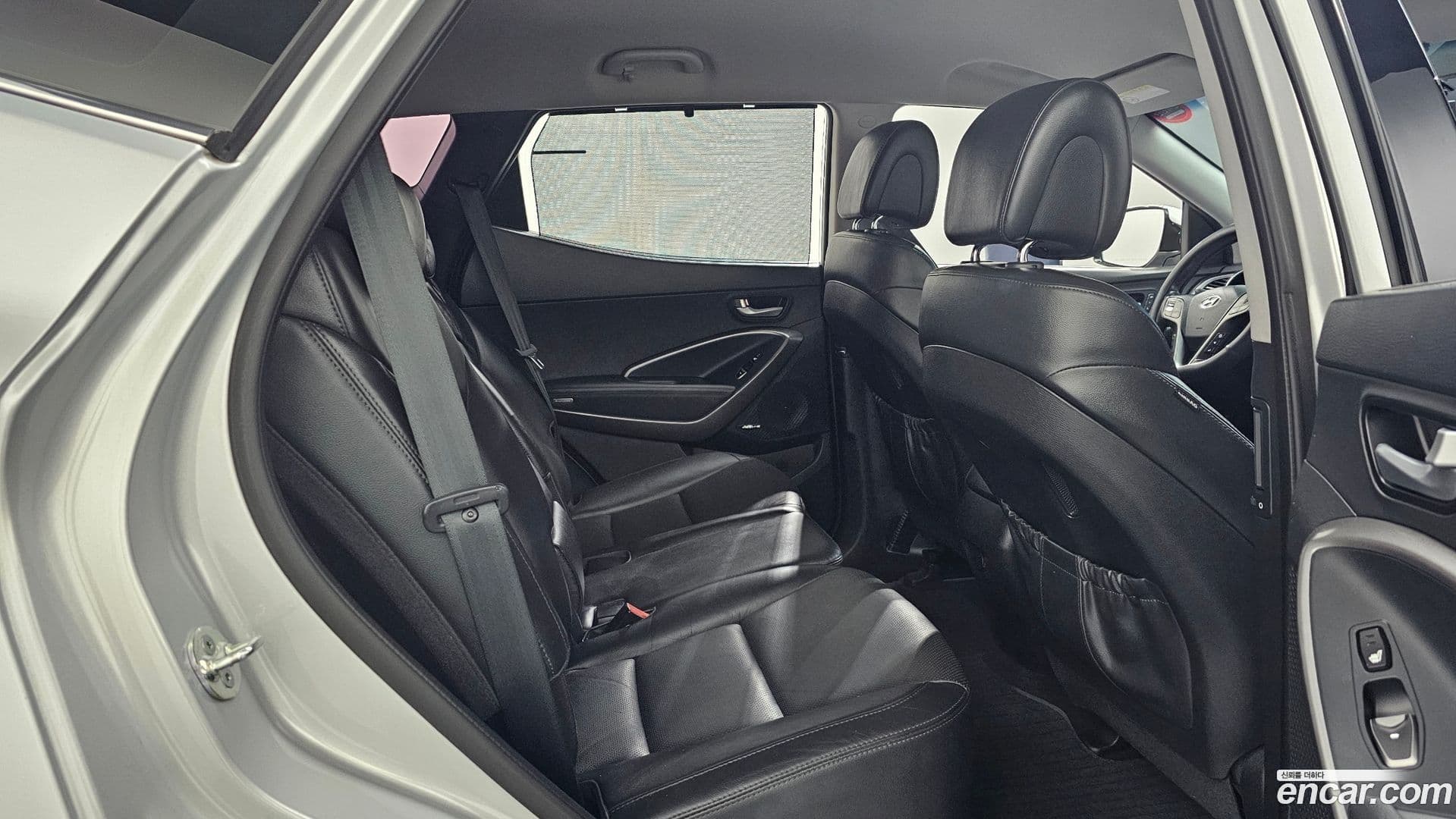 Main__Slider__Photo:Santafe Hyundai 2015.0-11