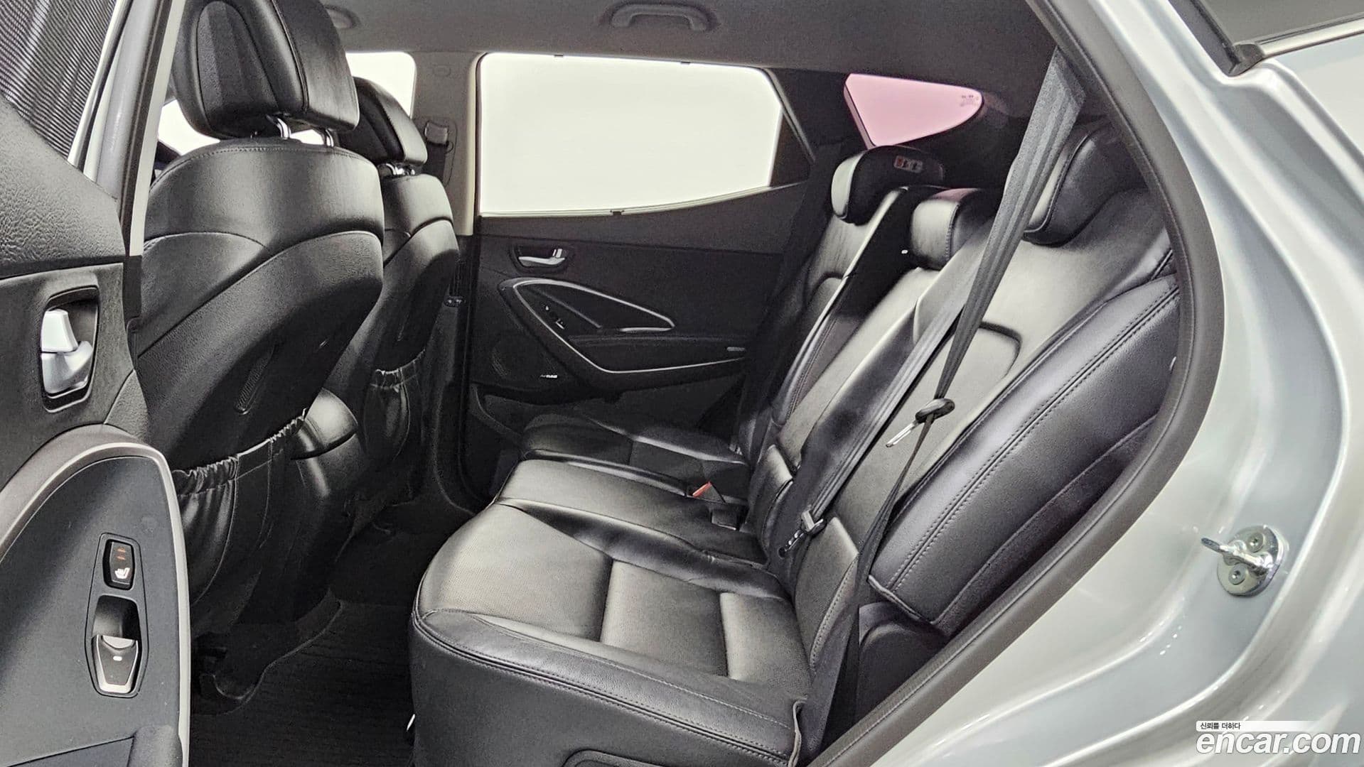 Main__Slider__Photo:Santafe Hyundai 2015.0-12