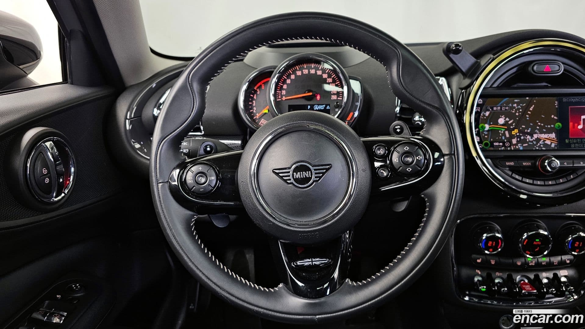 Main__Slider__Photo:Clubman Mini 2020.3-12