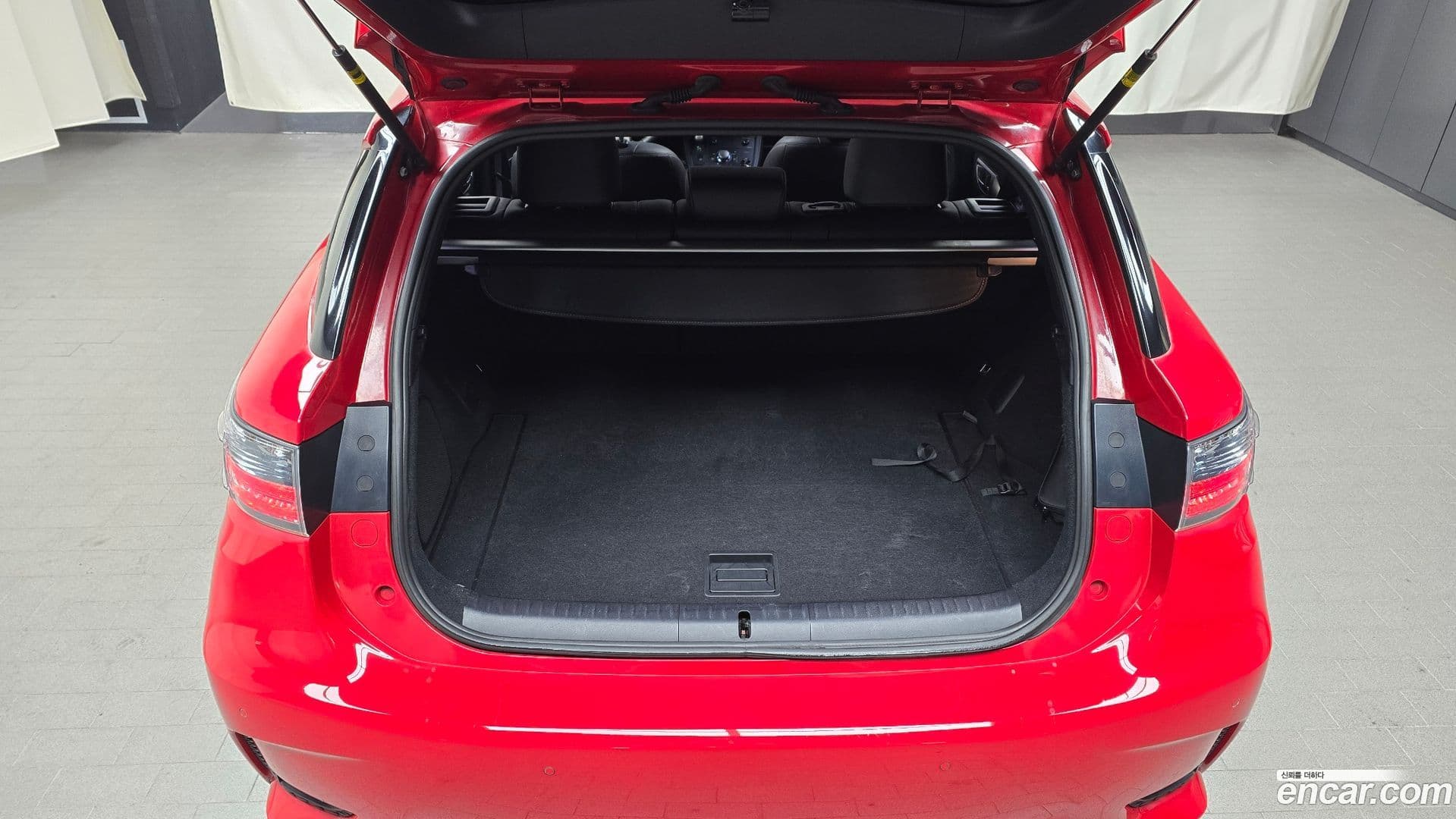 Main__Slider__Photo:CT200h Lexus 2014.9-19