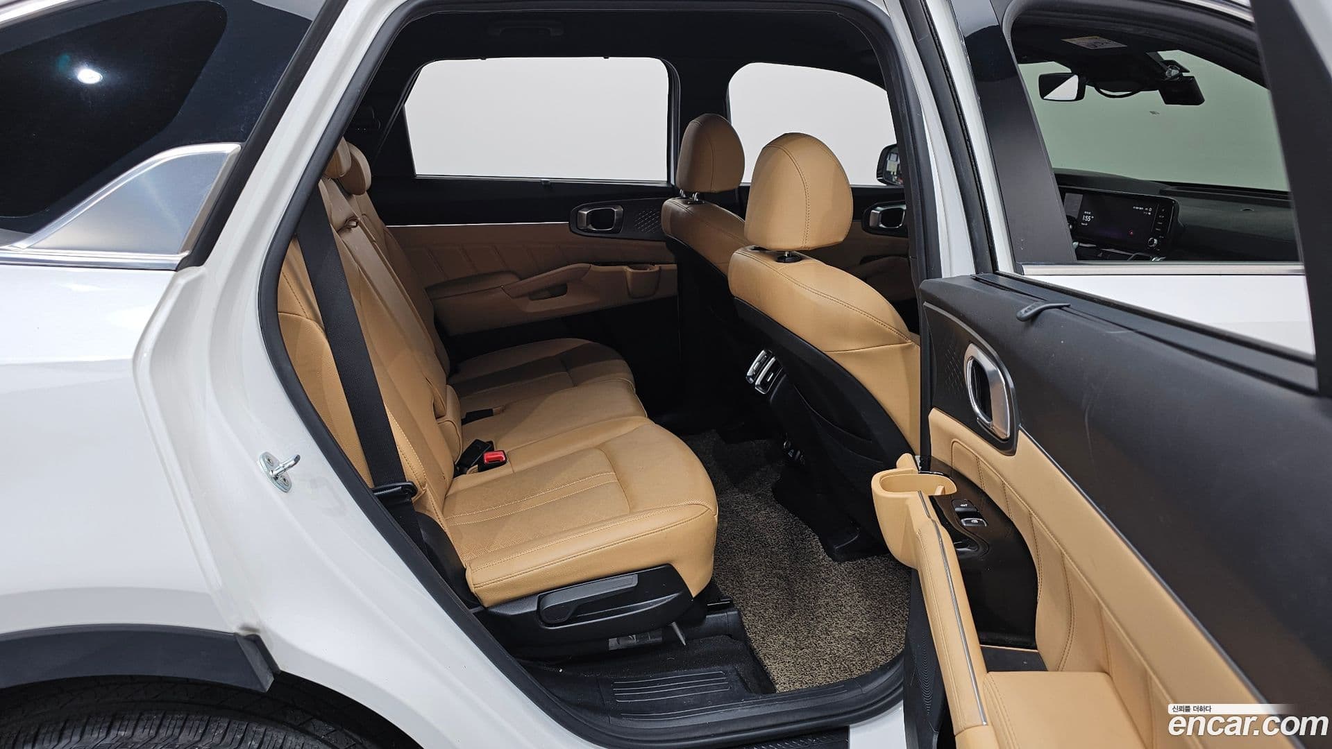 Main__Slider__Photo:Sorento Kia 2022.0-11