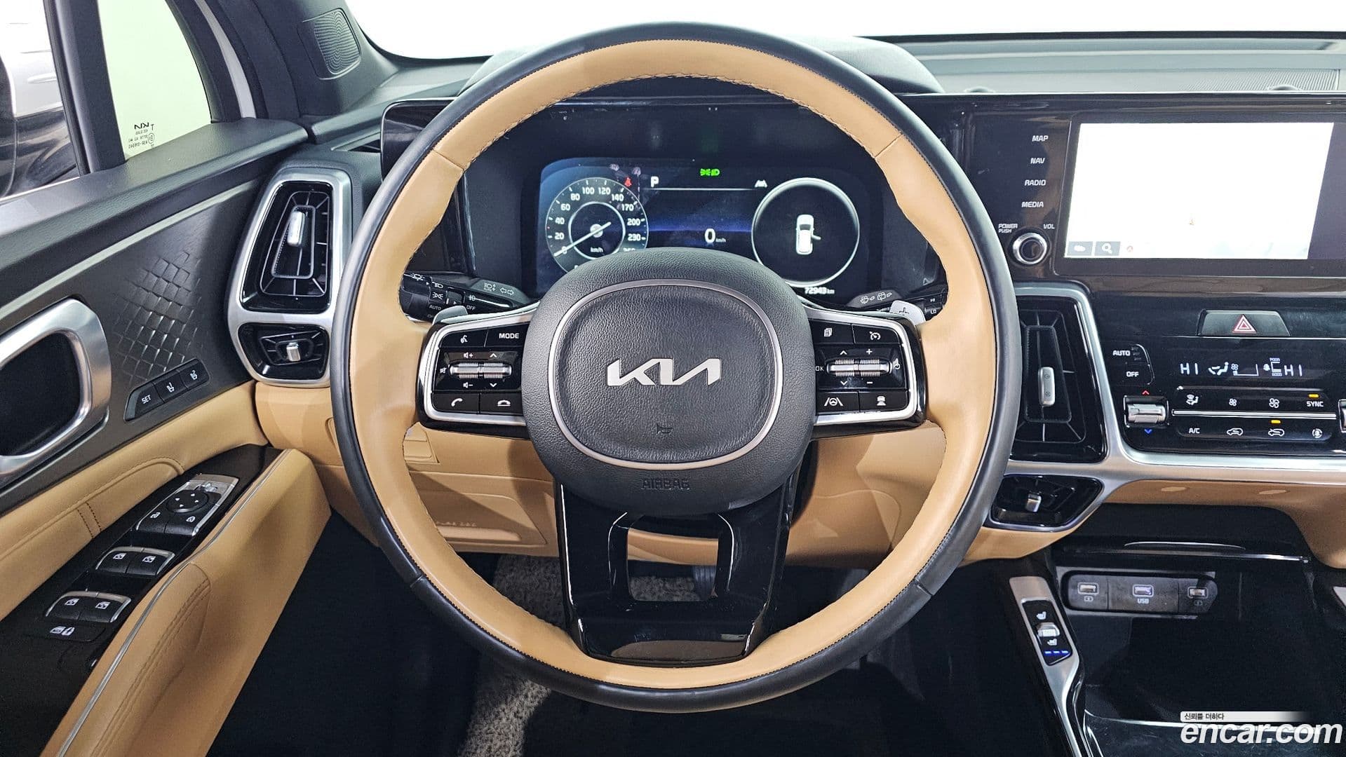 Main__Slider__Photo:Sorento Kia 2022.0-12