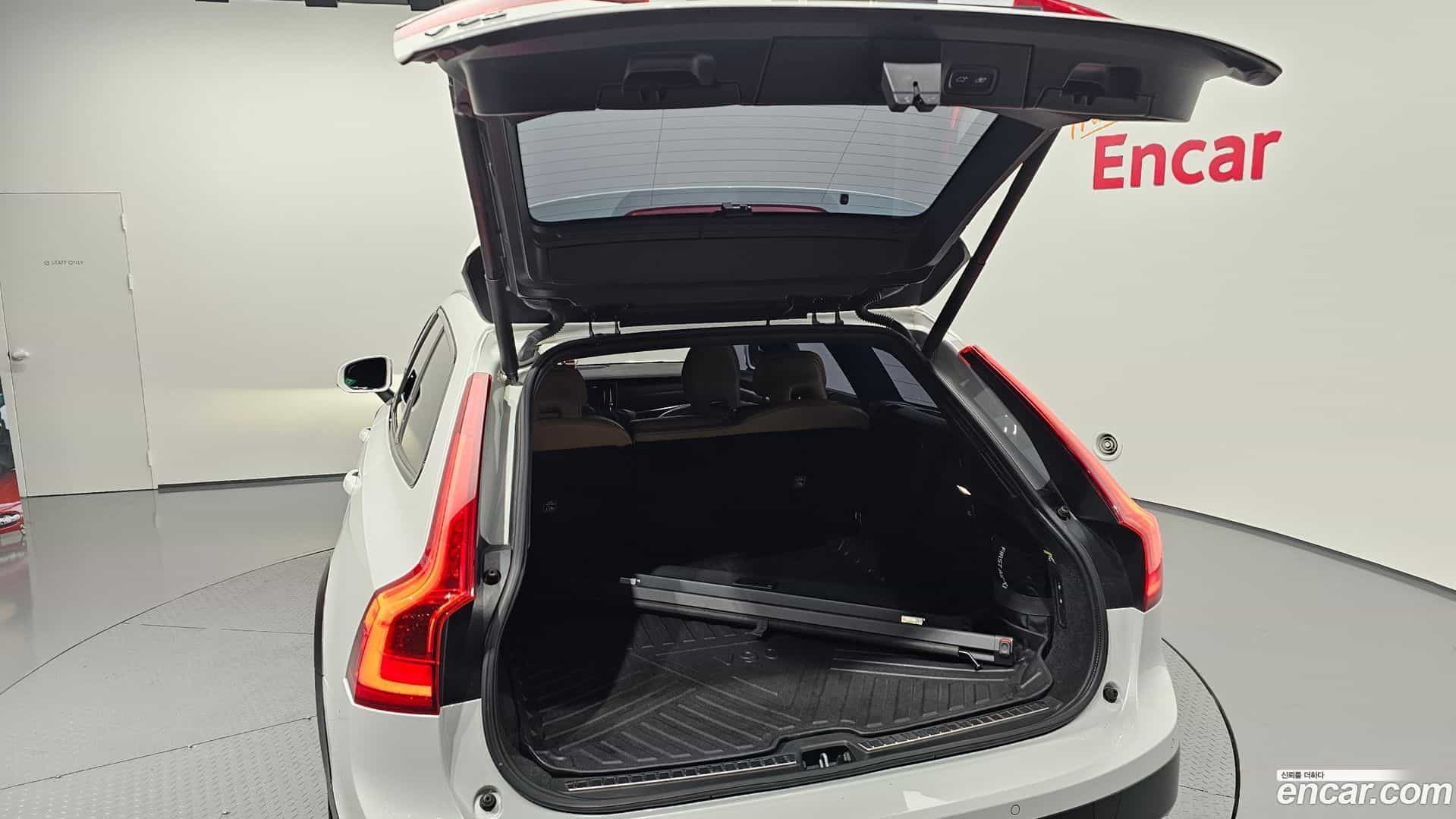 V90 Volvo 2018.7-OPTION-024