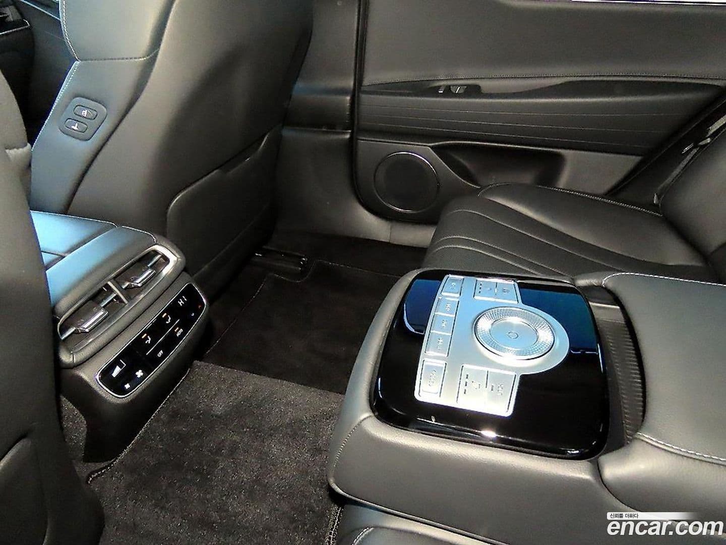 Main__Slider__Photo:G80 Genesis 2020.3-15