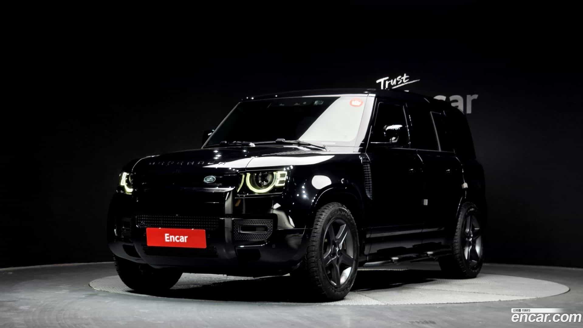 Defender Land Rover 2024.11-OUTER-001