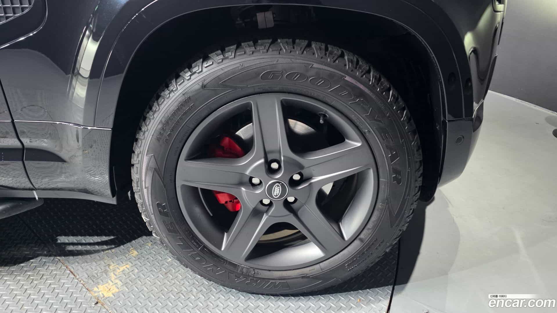 Defender Land Rover 2024.11-OUTER-005